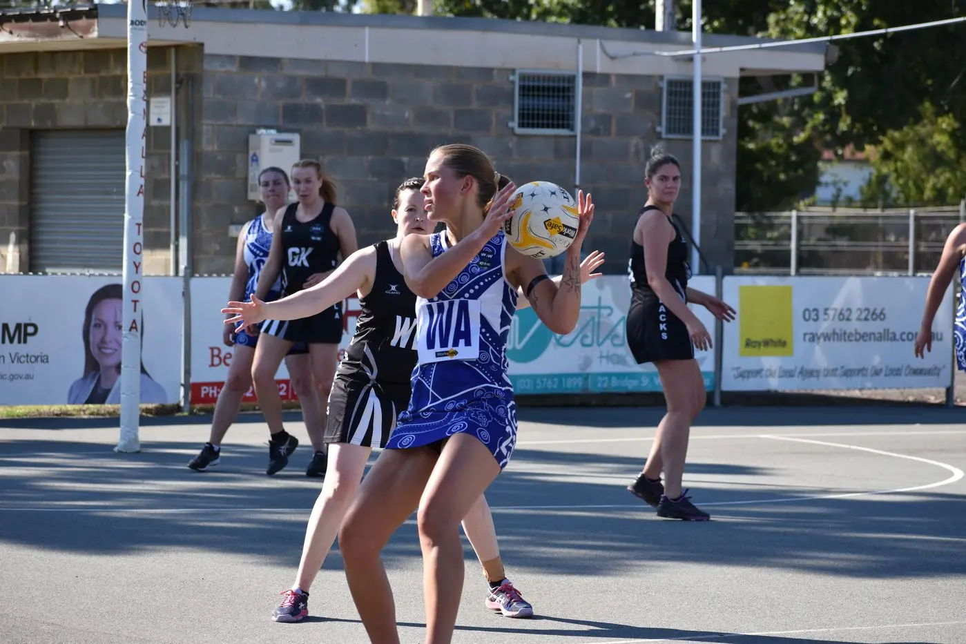 ADVANCE: Ash Grimes moves the ball down the wing in Bright\\'s clash with Benalla All Blacks on Saturday. PHOTOS: Charlotte Kilner