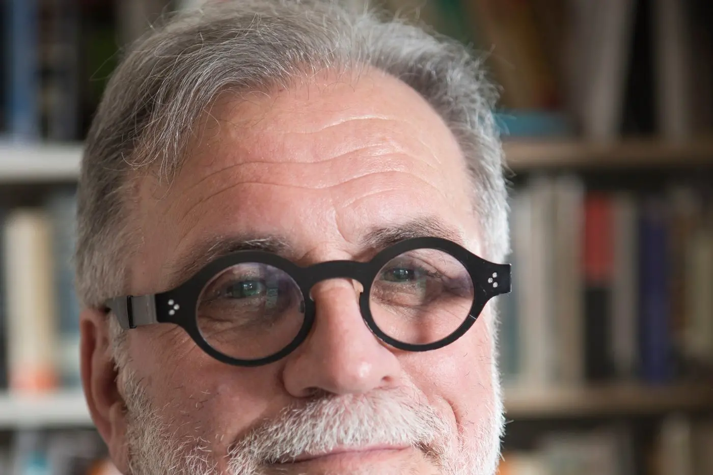 TELLING THE WHOLE STORY: Author Moreno Giovannoni will visit Myrtleford and Wangaratta libraries in mid-August to speak about his novel \\'The Immigrants\\'.  PHOTO: David Patston\\n