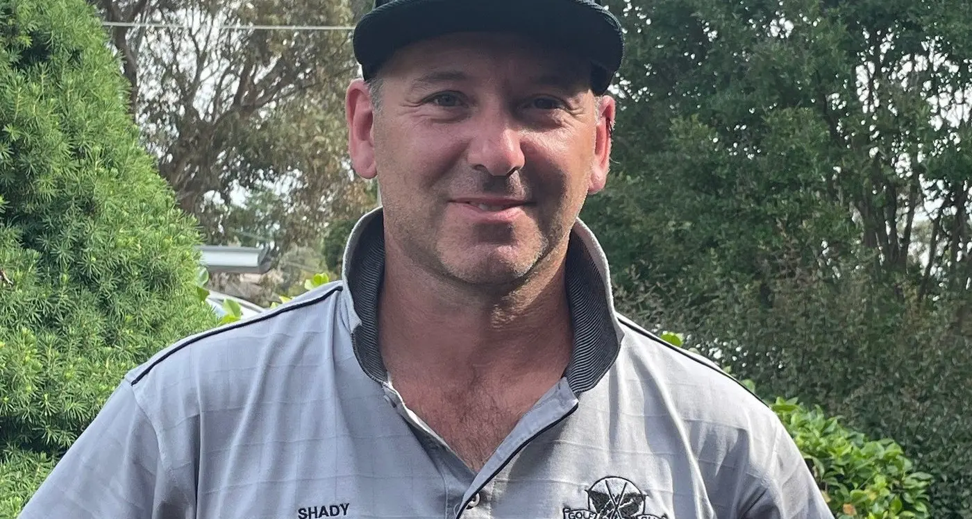 Golfers endure changing conditions