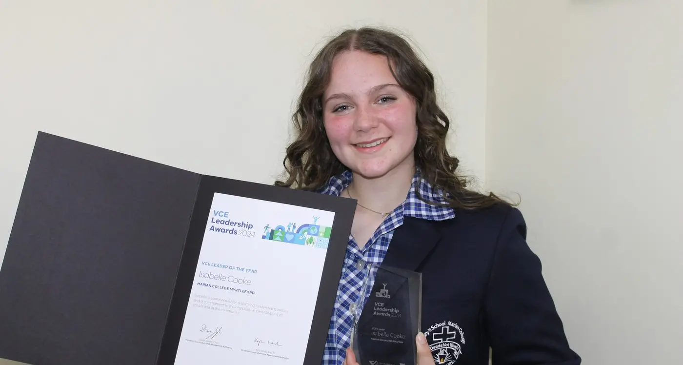 Myrtleford student Isabelle Cooke named Victoria's VCE 'Leader of the Year'