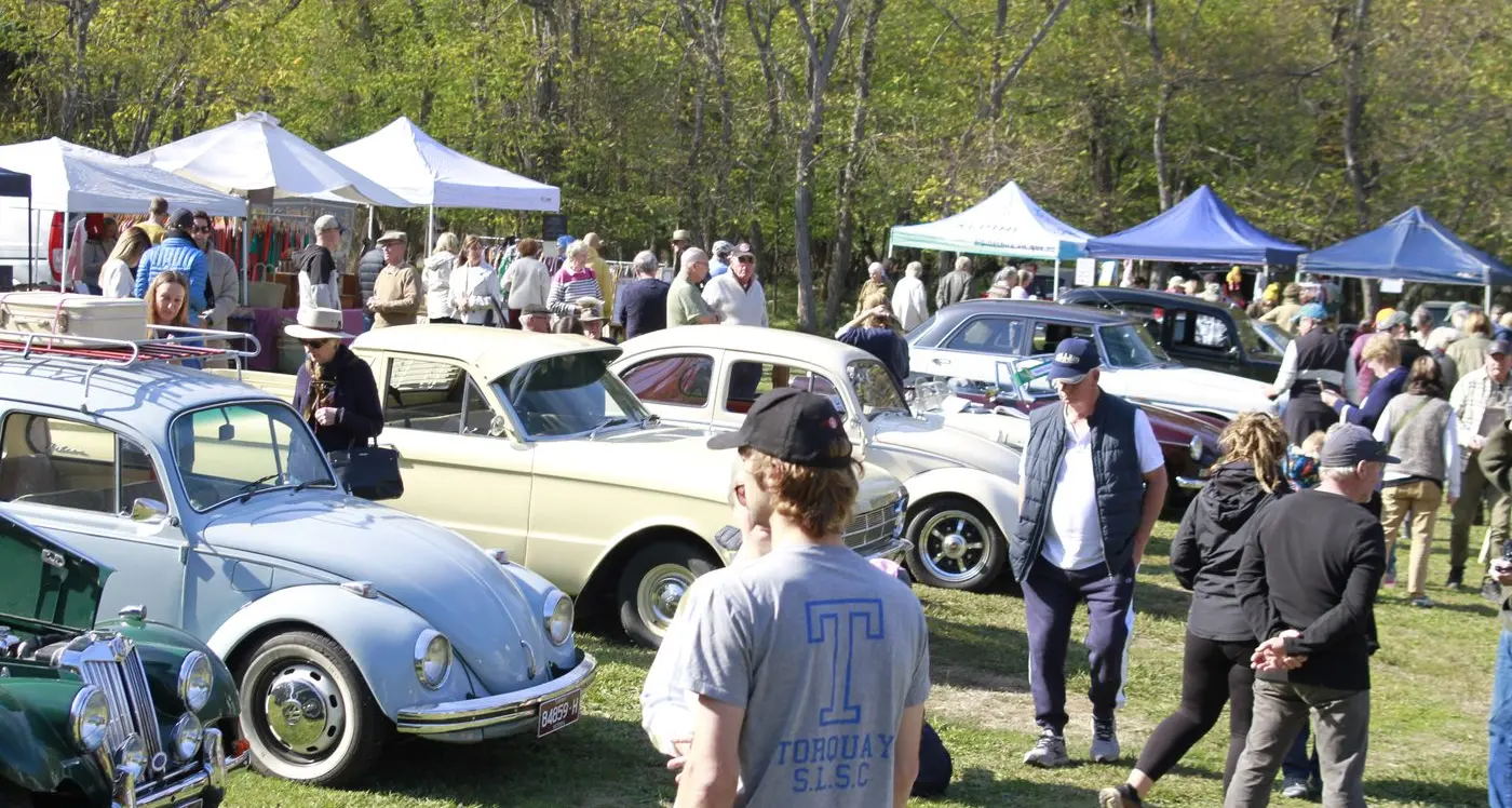 A taste of community at Freeburgh Bush Market