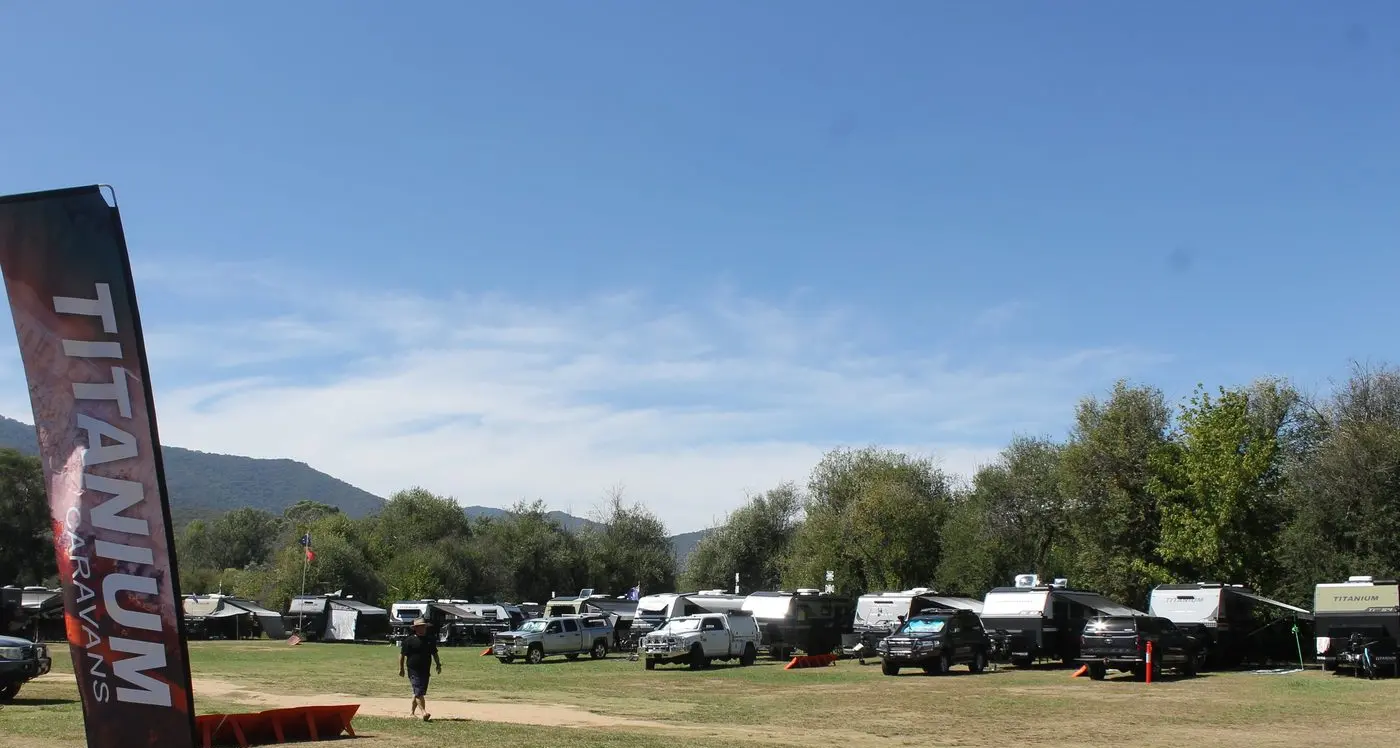 Titanium tourist train rolls into Porepunkah