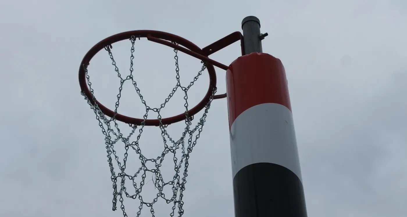 Bombers outclassed by Swans