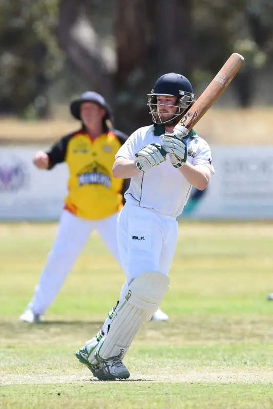  Barnwartha. \\nCricket. Barnawartha-Chiltern v Mount Beauty (batting) in CAW District cricket. --- Mt Beauty\\' Dan Saville. Photo Mark Jesser Border Mail
