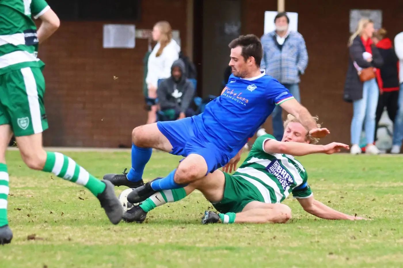 One step from glory: senior men, reserve women win through to cup finals