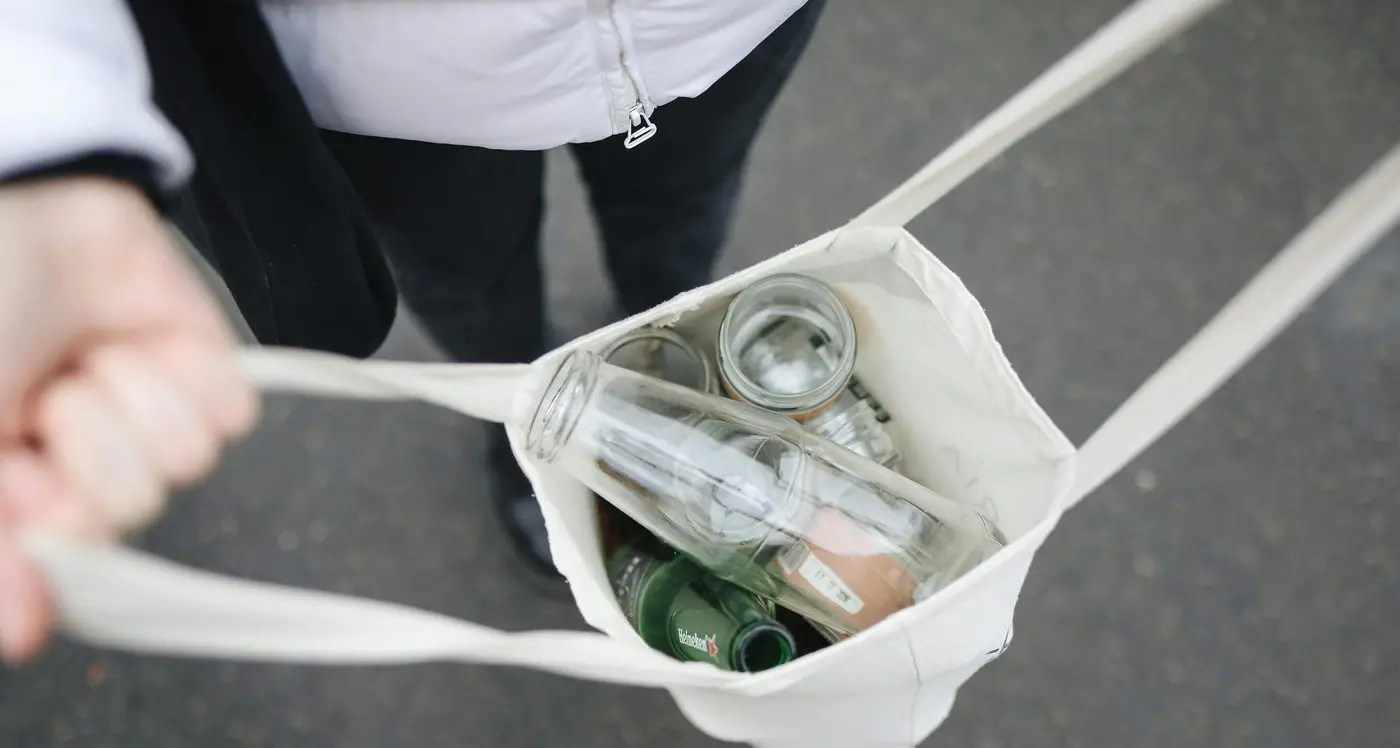 Council joins call to delay glass bin rollout