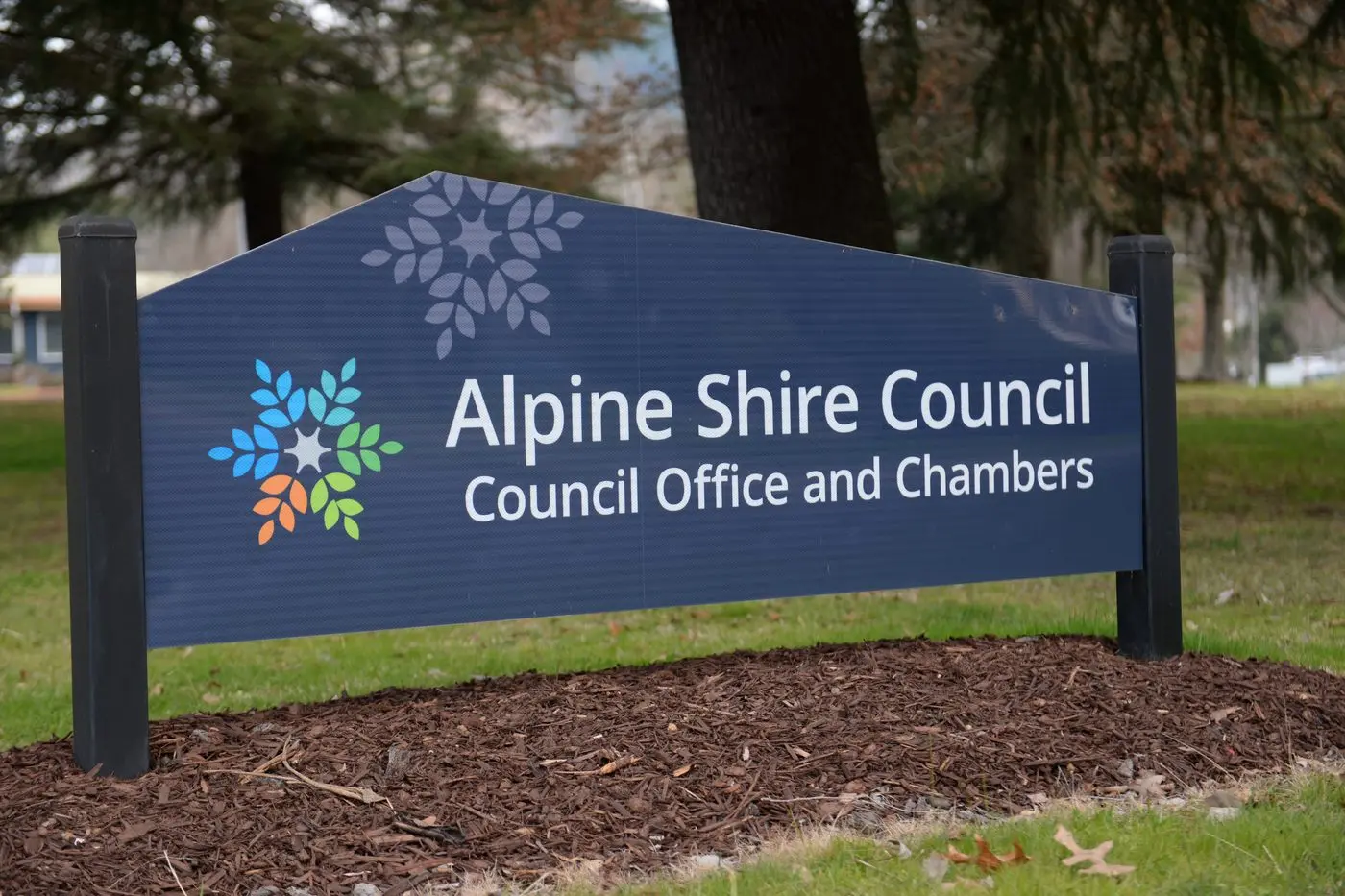 BATHROOM CALL: The Alpine Shire Council was set to decide on the purchase of land in Tawonga South fronting the Kiewa Valley Highway for a public toilet at their monthly meeting yesterday.   \\n