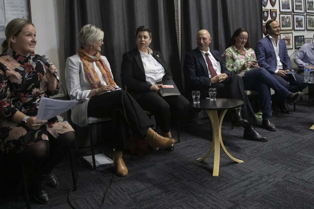 MEET THE CANDIDATES: A panel discussion with the candidates for the federal electorate of Indi took place at Euroa last Wednesday. Pictured (from left) are Euroa Community Action Group president and event moderator Laura Baker, with candidates Helen Haines, Nadia David, Julian Fidge, Liz Fisher, Ross Lyman and Benjamin Gilbert. PHOTO: Dale Mann Id:24154