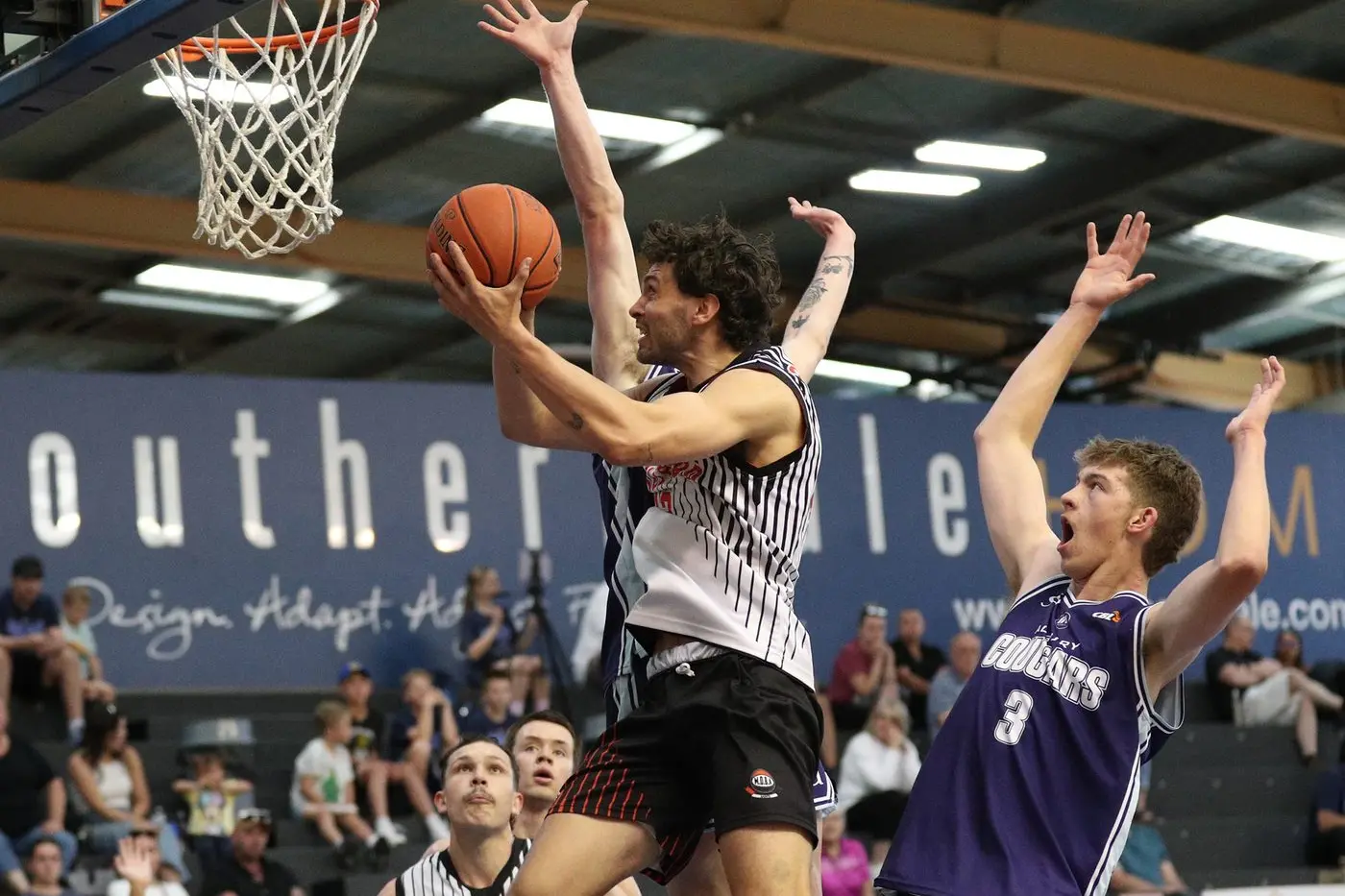 UNSTOPPABLE: Jalen Barker bursts through the defence and goes for the lay up against Albury Cougars. PHOTOS: Melissa Beattie
