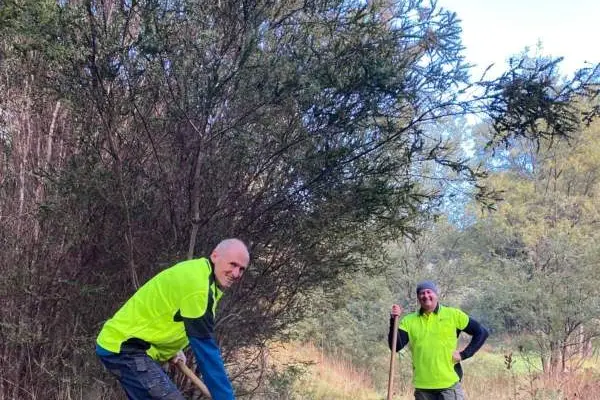 TRAILBLAZERS: David Innes and Michael \\u201CGibbo\\u201D Gibson get stuck into the trails. PHOTO: Nicki Letts