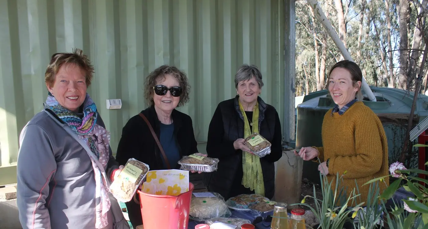 Daffodils arrive on time for Myrtleford Community Garden fundraiser