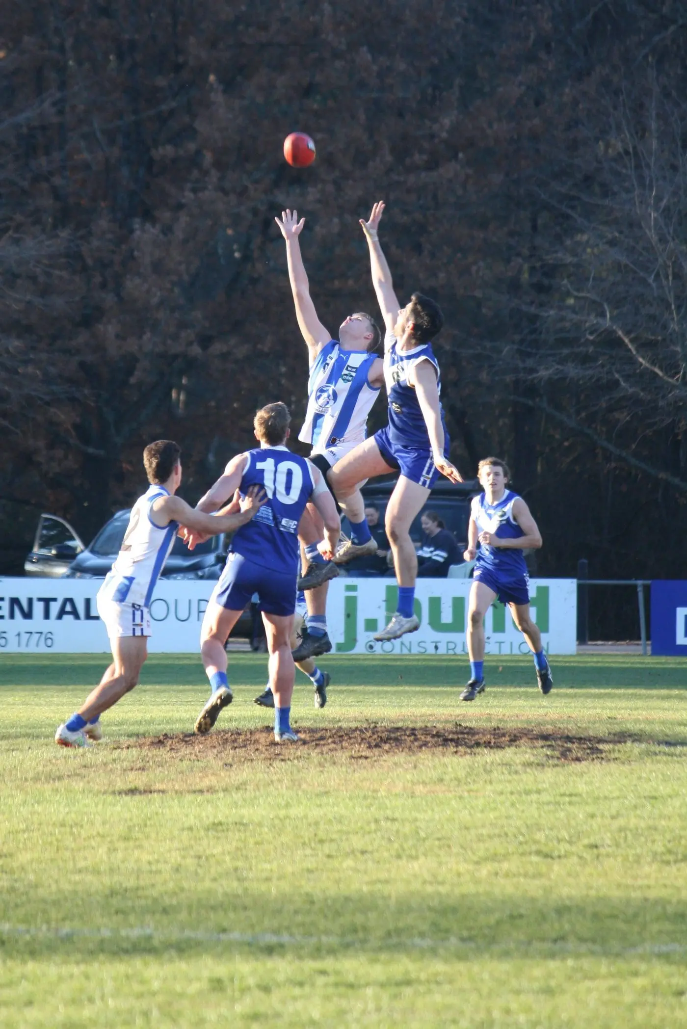 HITOUT: Kieren Jamieson goes to work in the ruck. PHOTOS: Amy Sholl