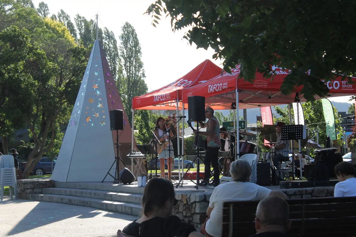 SOUNDS OF THE SUMMER: Tracy Hamilton and the Friesians set a relaxed mood at the party in the Piazza the other week.