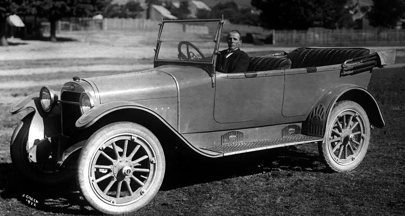 The origins of taxi and cab hire