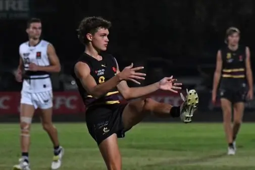 LINING IT UP: Thomas Cappellari lines up for goal in the Bushrangers\\' round five clash against the Northern Knights. PHOTO: Stephan Hicks Id:27002