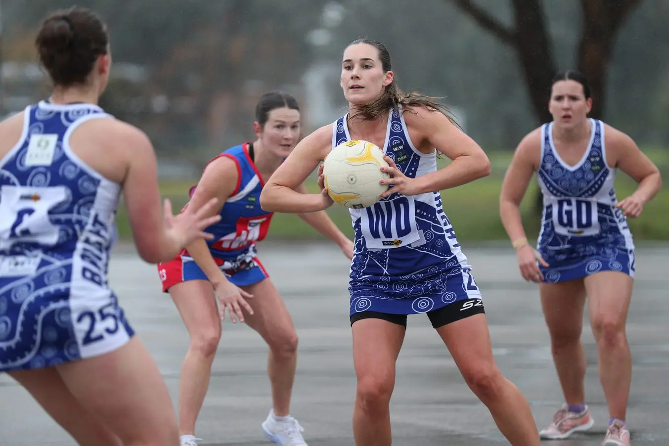 QUICK PASS: Leshae Hogan flicks the ball out of defence in Bright\\'s loss to Tarrawingee. PHOTOS: Melissa Beattie
