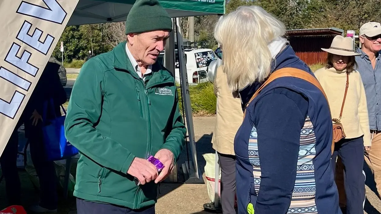 Guest pet nutritionist was a big hit at farmers' market