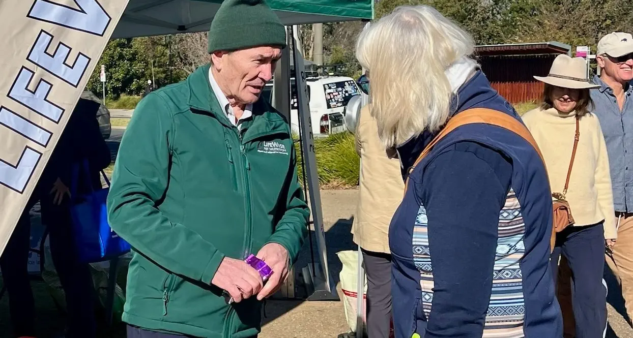 Guest pet nutritionist was a big hit at farmers' market