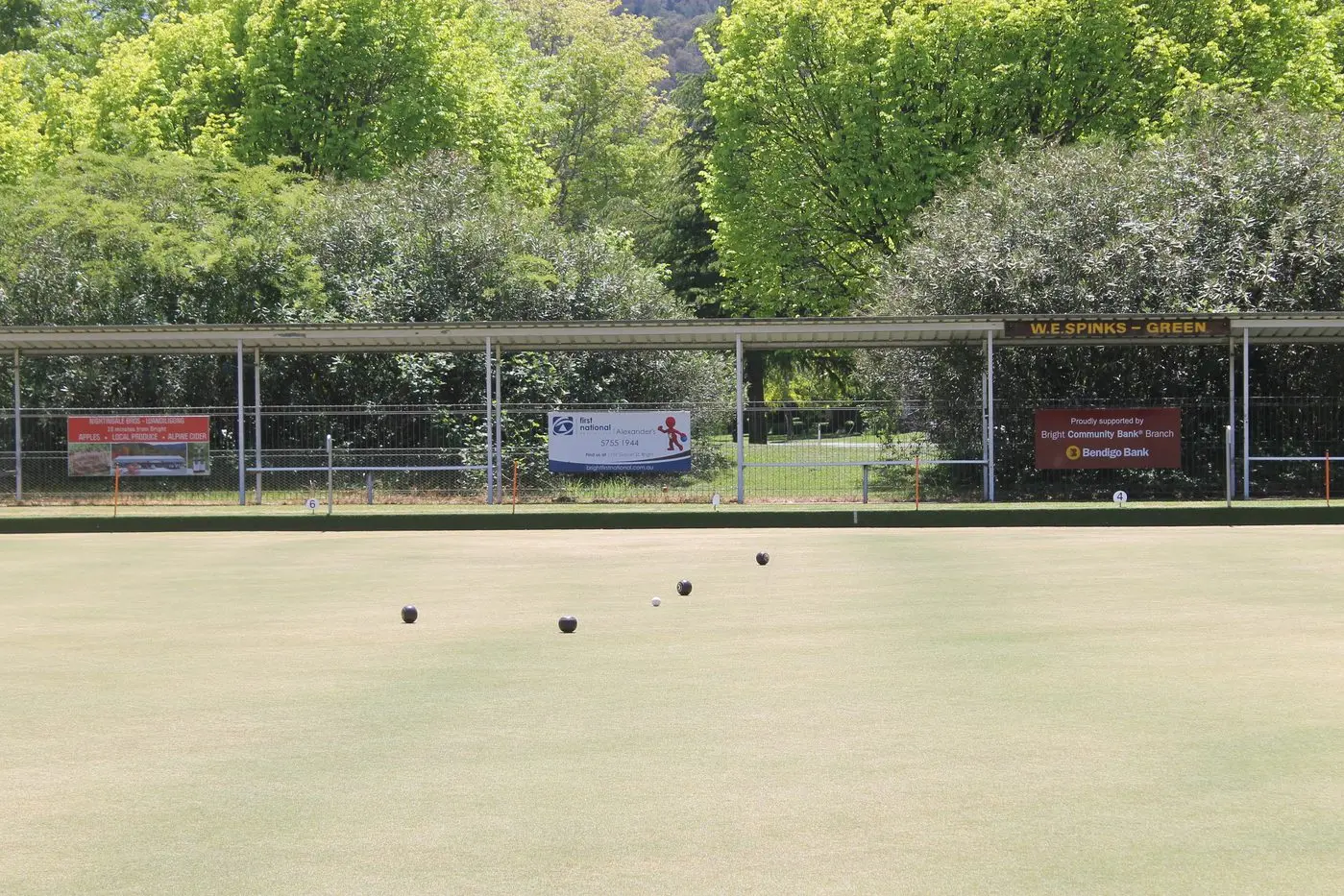 Bright lawn bowls teams win across the weekend.