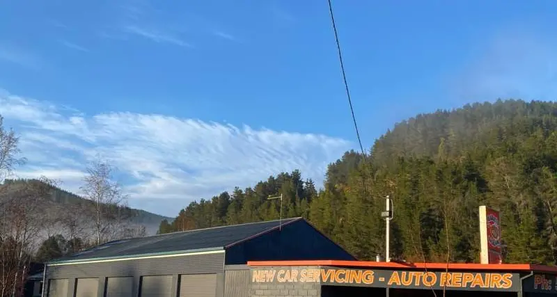 New look for Marty’s Porepunkah garage