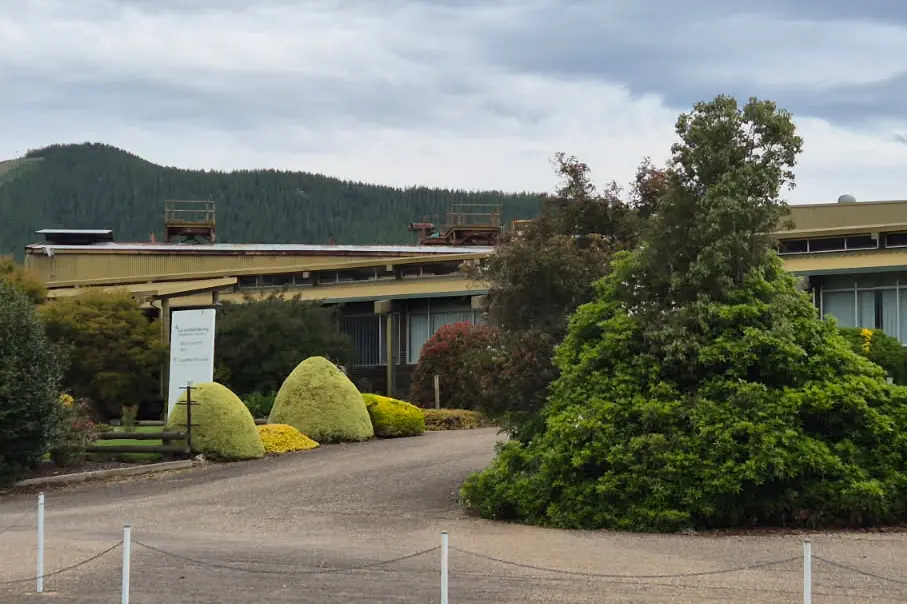 <p>CHANGED HANDS: Porta Products Pty Ltd, which is part of the Borg Group, officially acquired the New Zealand owned Carter Holt Harvey Plywood (CHH Plywood) mill in Myrtleford on Friday. PHOTO: Michael Kidman</p>\\n