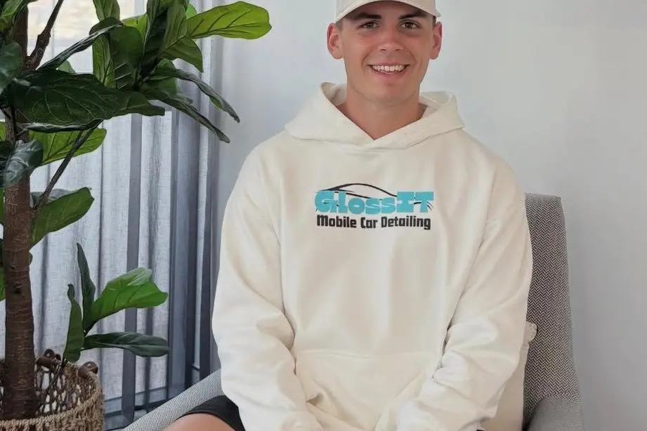 <p>Jasper Wind</p>\\n