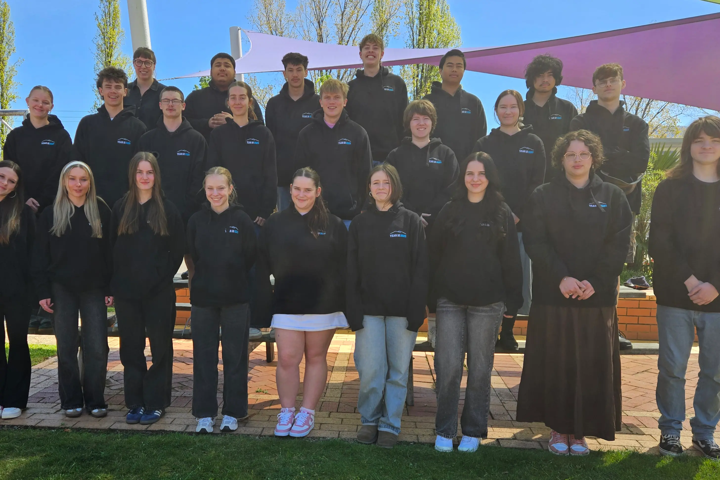 <p>FAREWELL: Mt Beauty Secondary College\\'s Year 12s have bid farewell to the school.</p>\\n