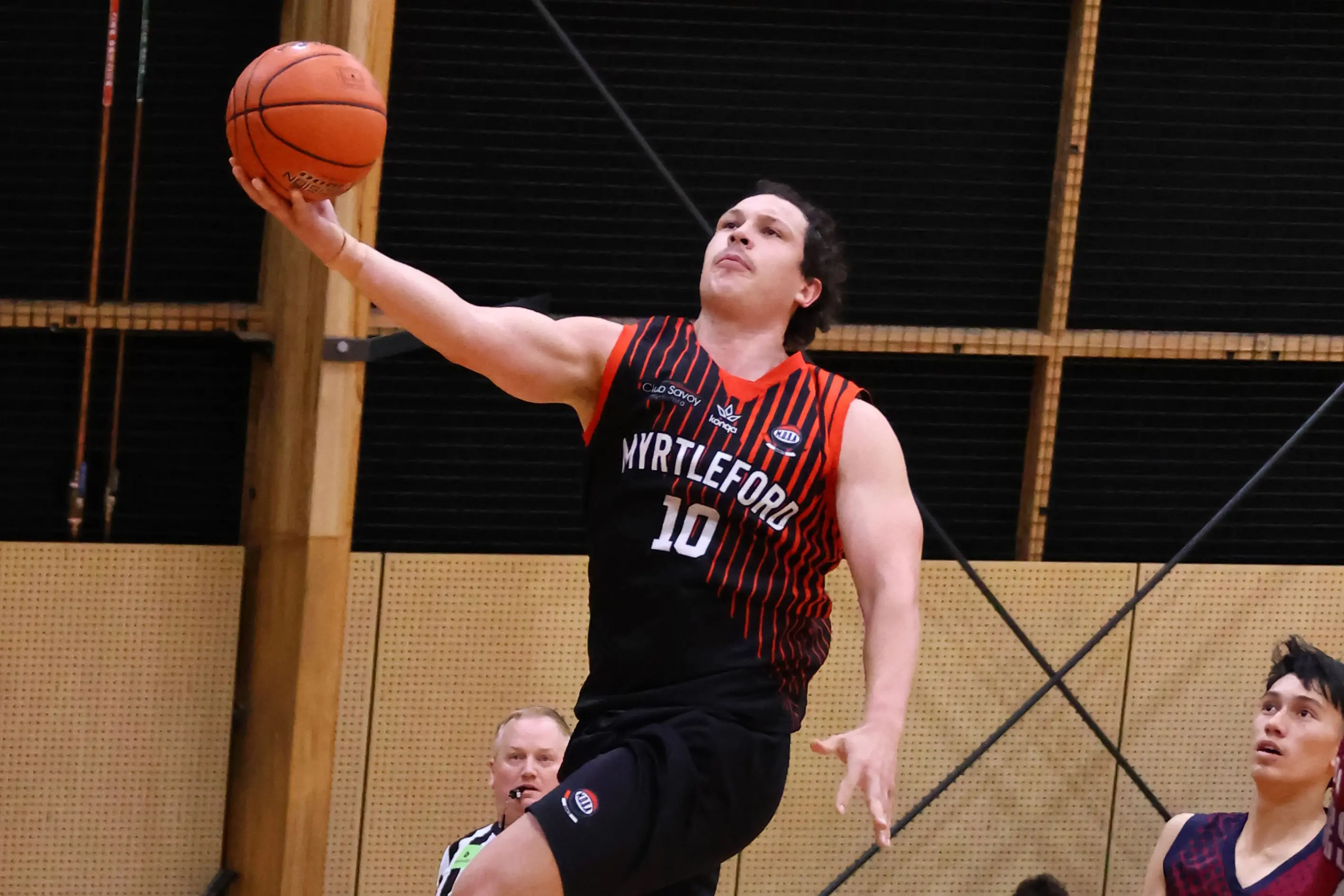 <p>LAYUP: Marcus La Spina walks on air in the Saints\\' match with Wodonga on Saturday. PHOTOS: Janet Watt</p>\\n