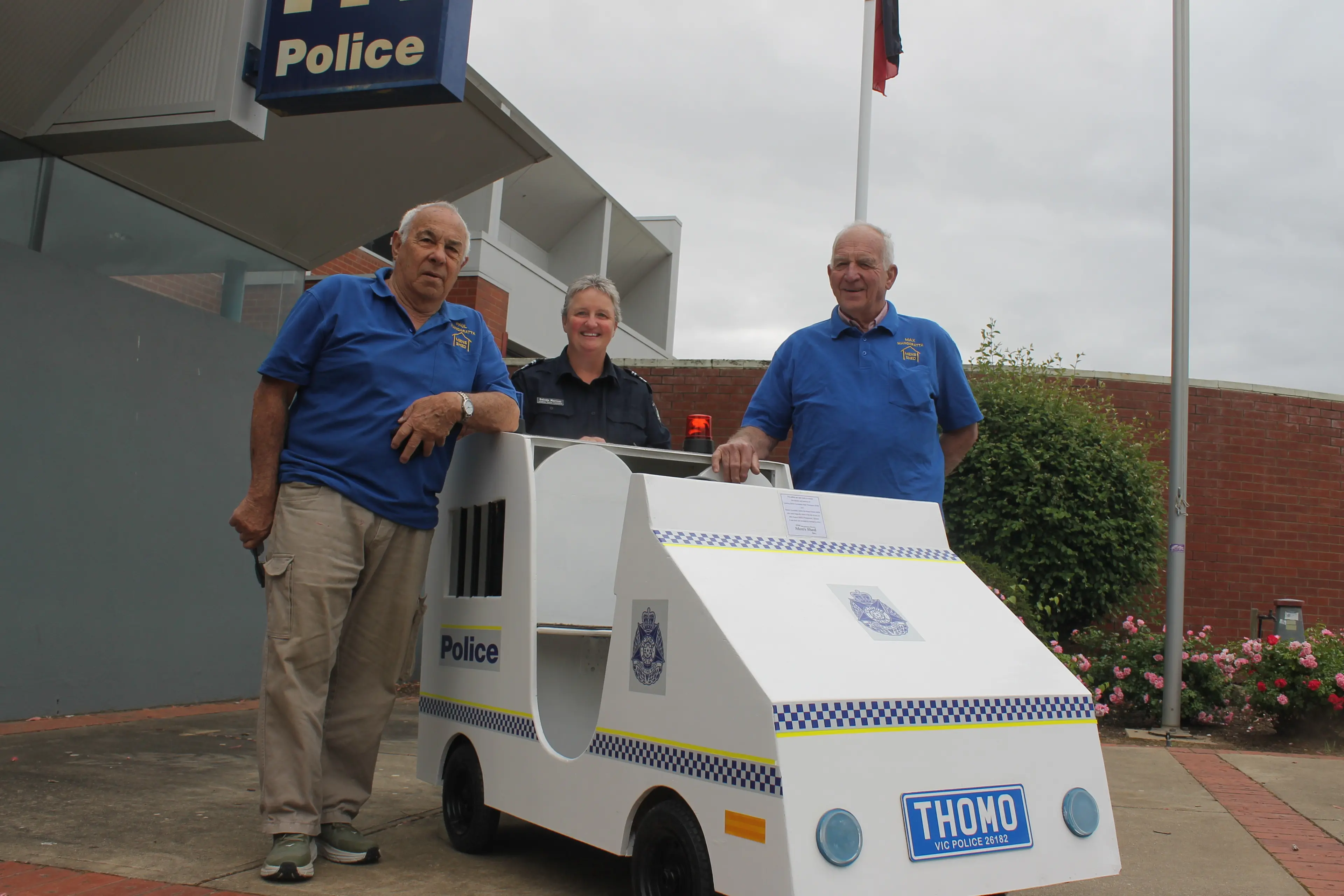 <p>NEW WHEELS: Wangaratta District Men\\'s Shed members Paul Servaes (left) and Max Vincent with Leading Senior Constable Belinda Morrison and \\u2018Junior\\' the police mini-divvy van. PHOTO: Bailey Zimmermann</p>\\n