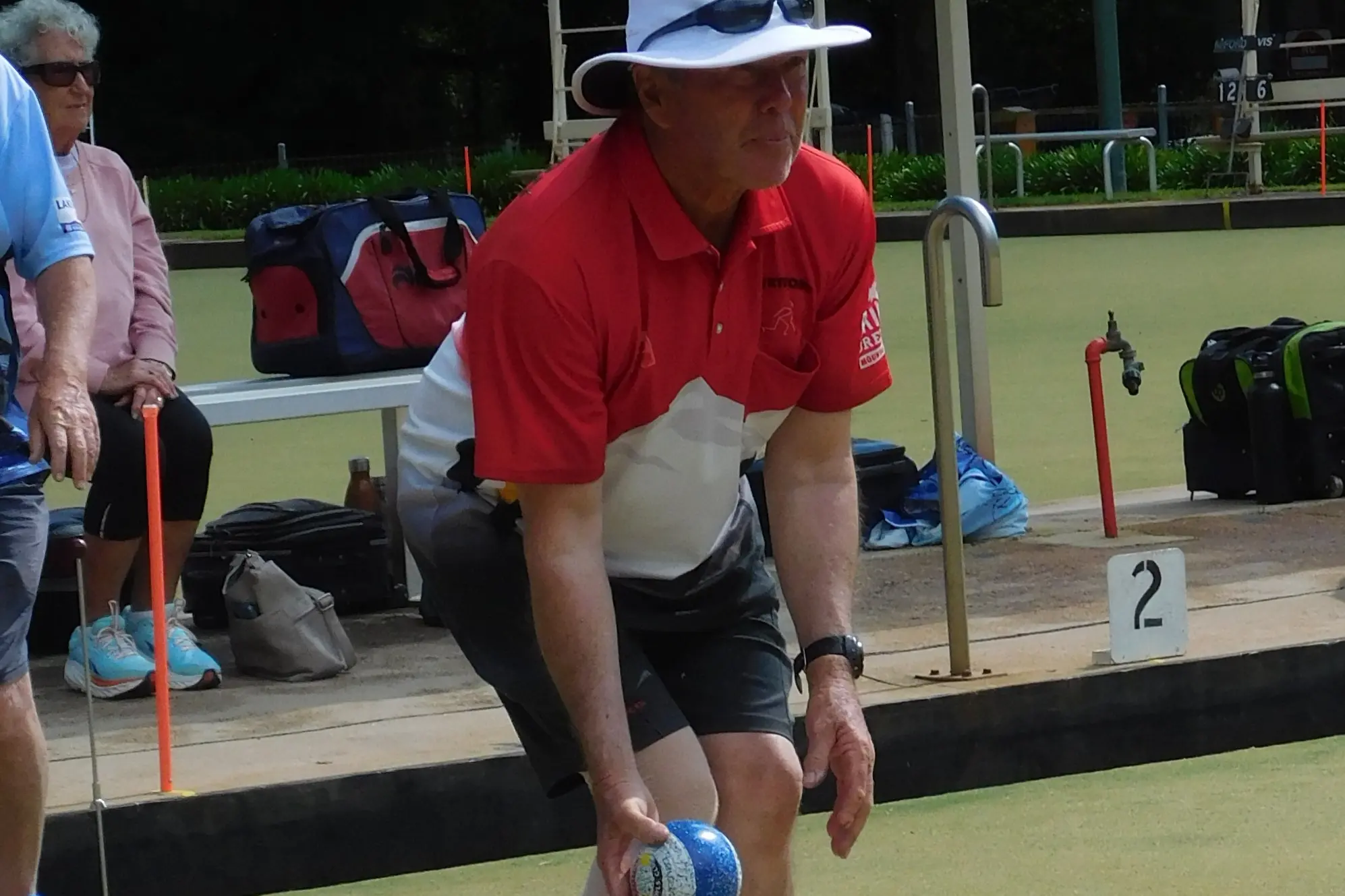 <p>READY TO ROLL: Rod Mitchell prepares to shoot at the weekend A1 pennant.</p>\\n