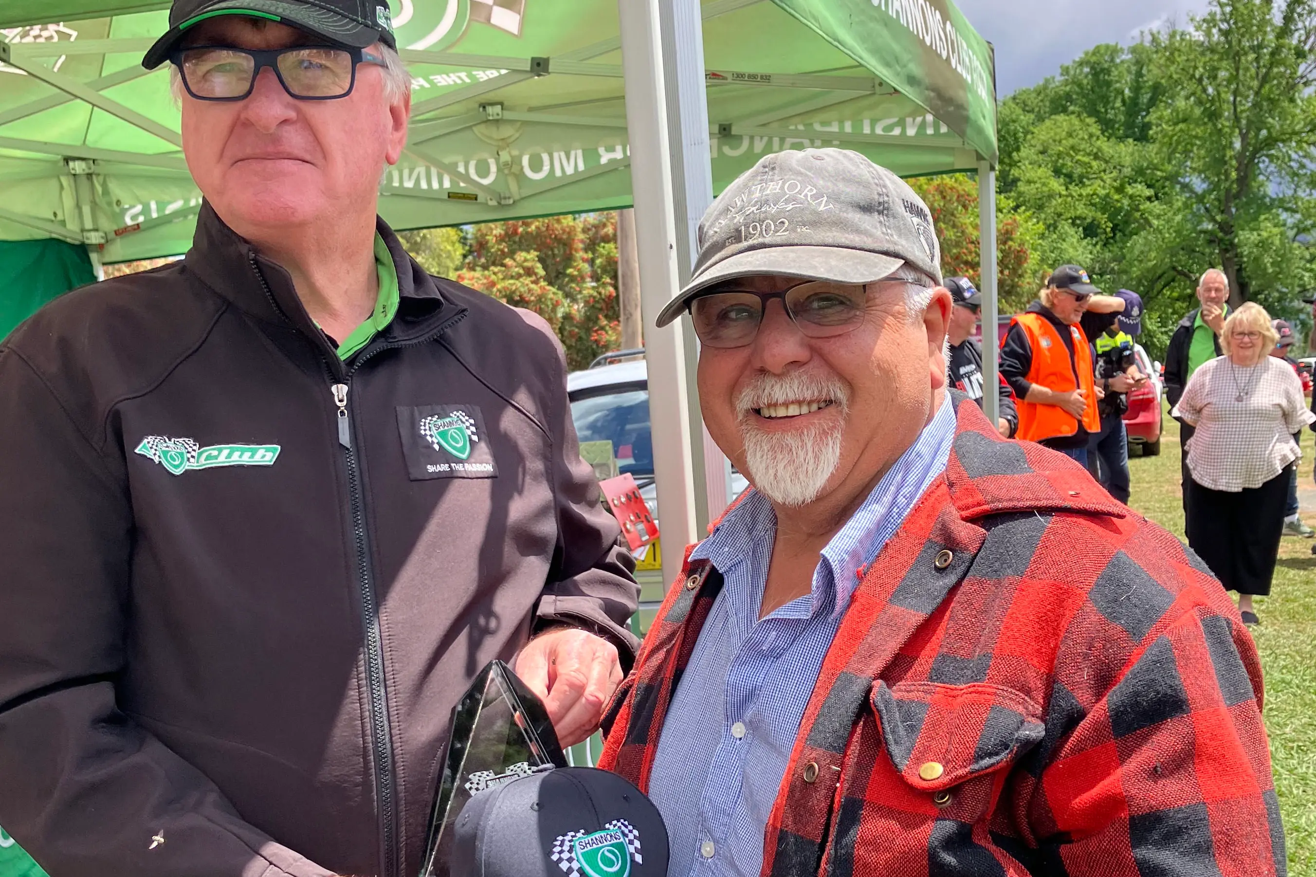 <p>AWARDED: Shannon\\'s representative Mark Crowhurst (left) with best car winner Ross Gigliot at Sunday\\'s \\'Show and Shine\\'.</p>\\n