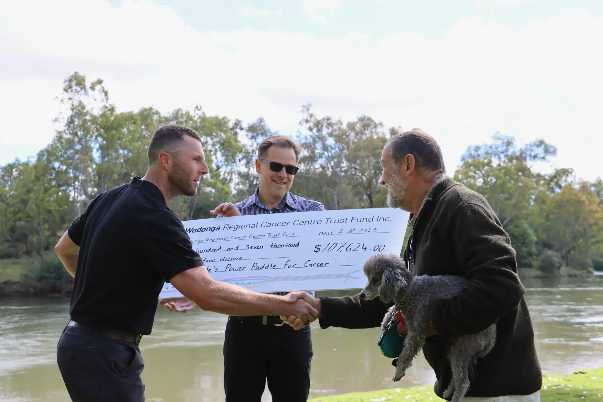 <p>MAMMOTH MARATHON MAKES MOUNTAIN OF MONEY FOR LOCAL CANCER PATIENTS: A/WRCC Trust Fund manager Andrew Mackinlay (left) and board member and secretary Richard Lukins thanked Peter Dixon and pet poodle Maggie for their dizzying $107,000 donation. PHOTOS: A/WRCC</p>\\n