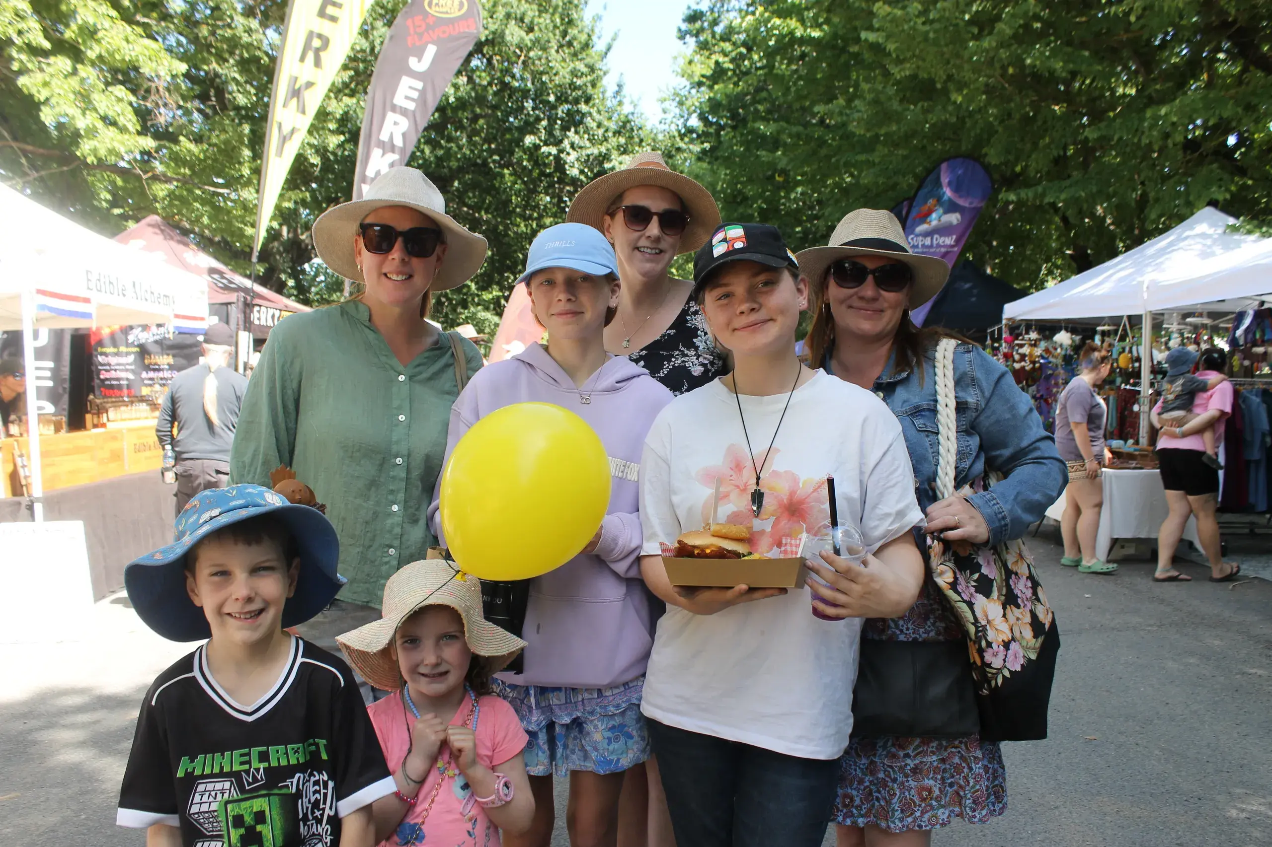 <p>FROM NUG NUG TO THE REC RESERVE: The Davis Clan dropped in to browse stalls at Myrtleford\\'s annual Bush Market, as part of their local tour. PHOTOS: Phoebe Morgan</p>\\n