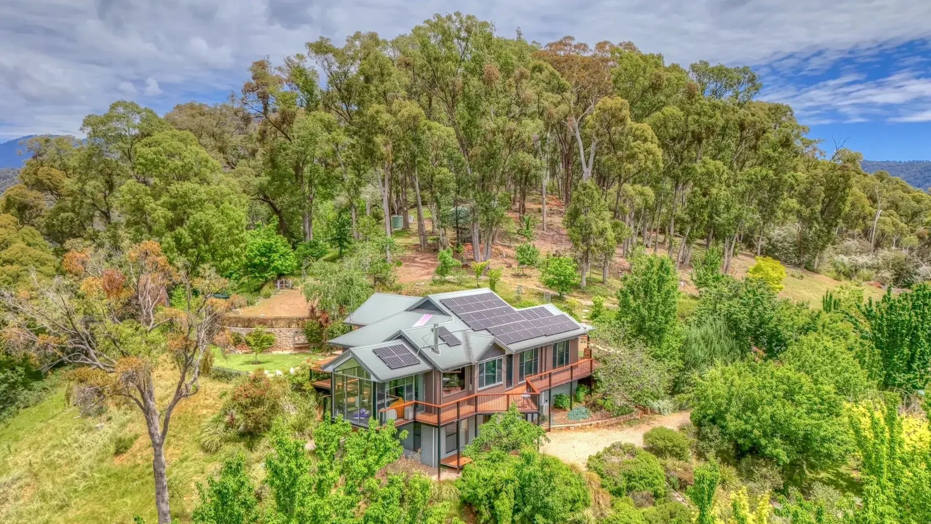 A Landmark Lifestyle Estate on 10 Acres