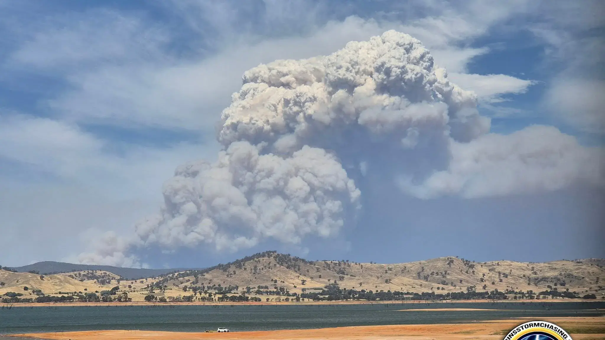Battling Upper Murray bushfire