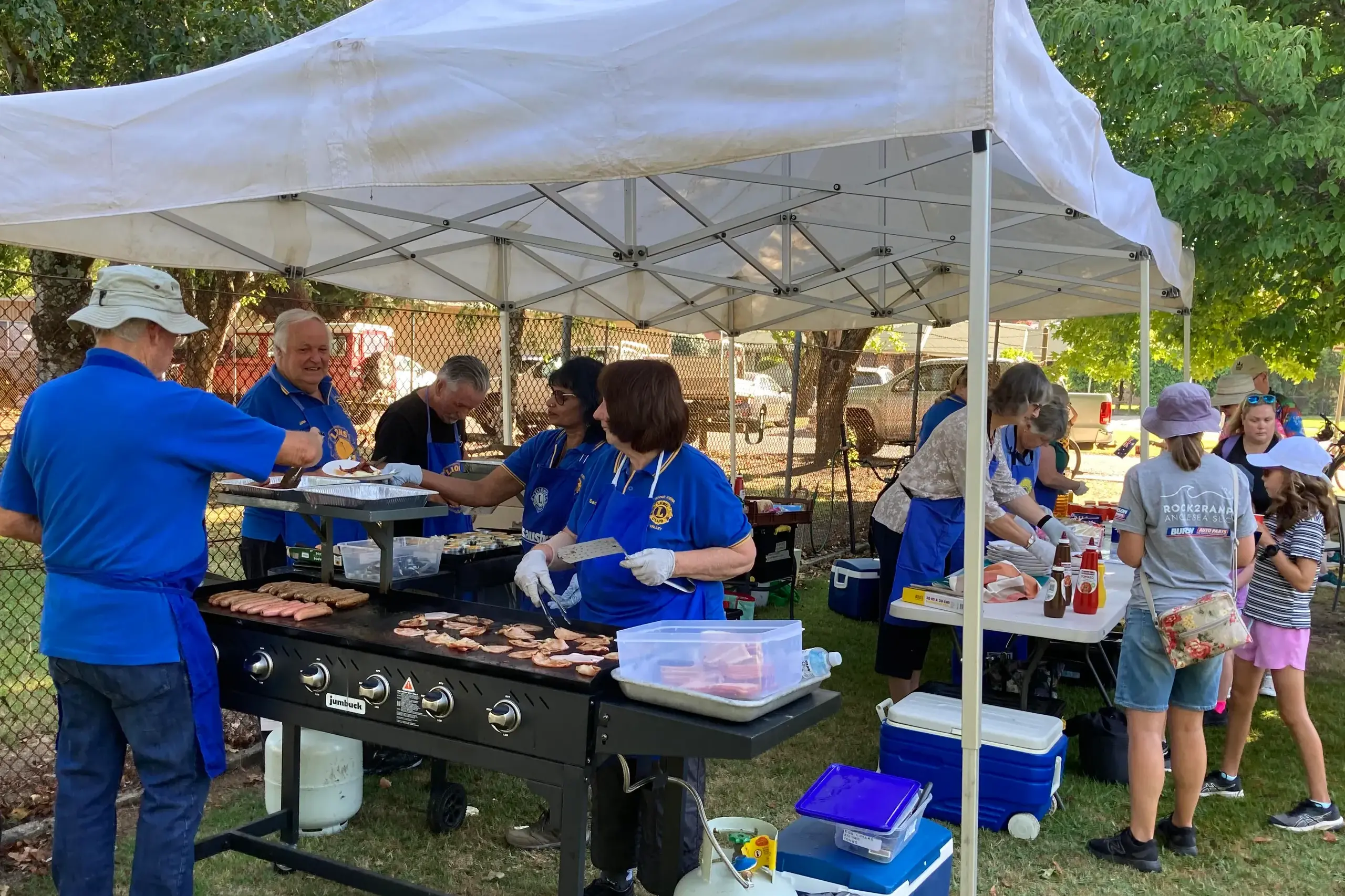 <p>BARBECUE BREKKY: Lions Club of Upper Kiewa Valley members will be serving up a barbecue breakfast from 8am as part of Australia Day celebrations in Mt Beauty\\'s Hydro Park on Monday, 26 January.</p>\\n