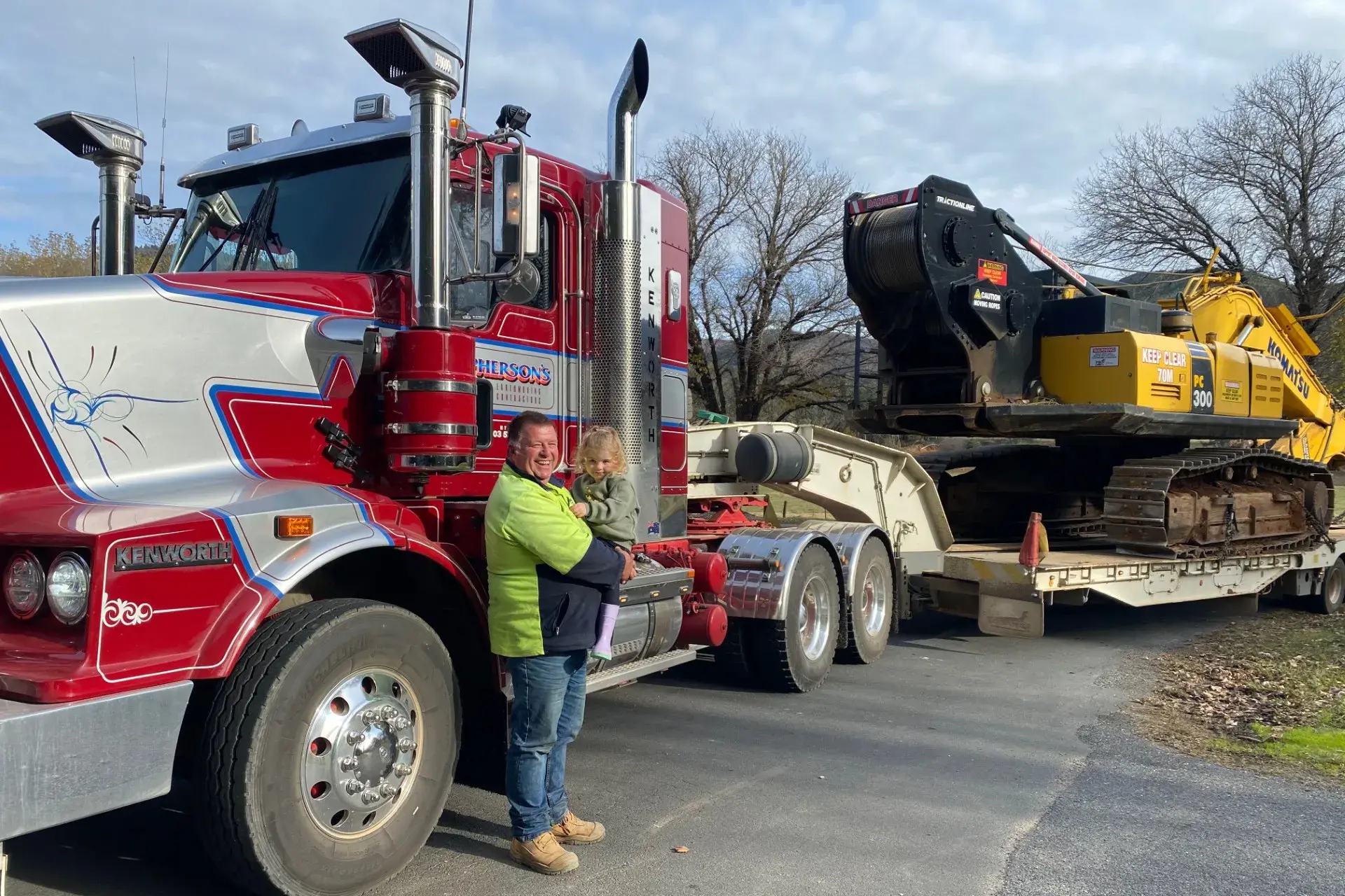 <p>LOCAL LEGACY: Daryl Stephens showed his granddaughter, Zoe, the excavator he uses day-to-day, passing on his can-do attitude and true-blue spirit. PHOTOS: Rebecca Neylon.</p>\\n