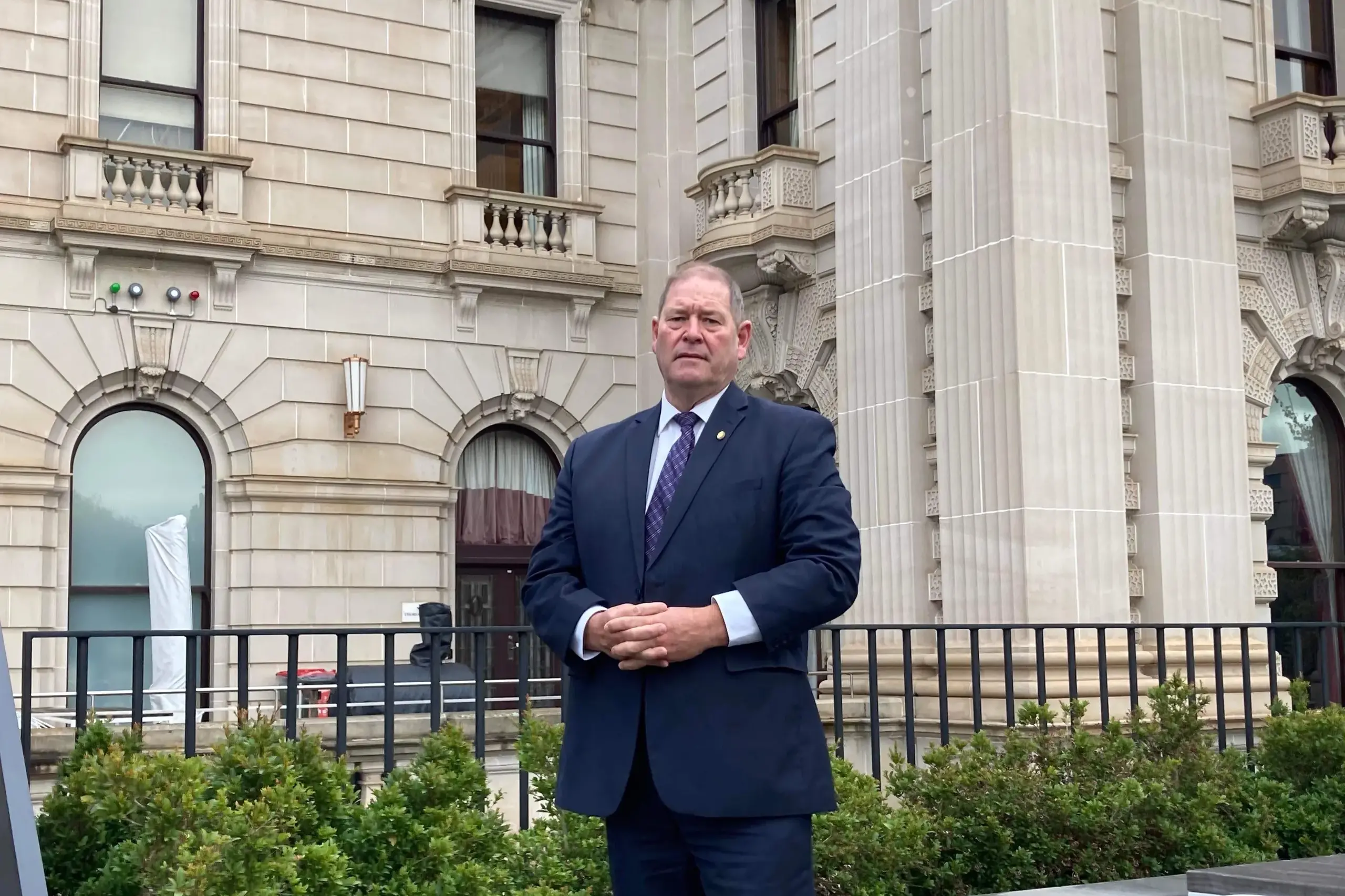 <p>CLASH: Nationals MP Tim McCurdy said data obtained through a lengthy Freedom of Information process shows several Ovens Valley schools sit well below the state average Condition Assessment Score, the Victorina Government disagrees. </p>\\n