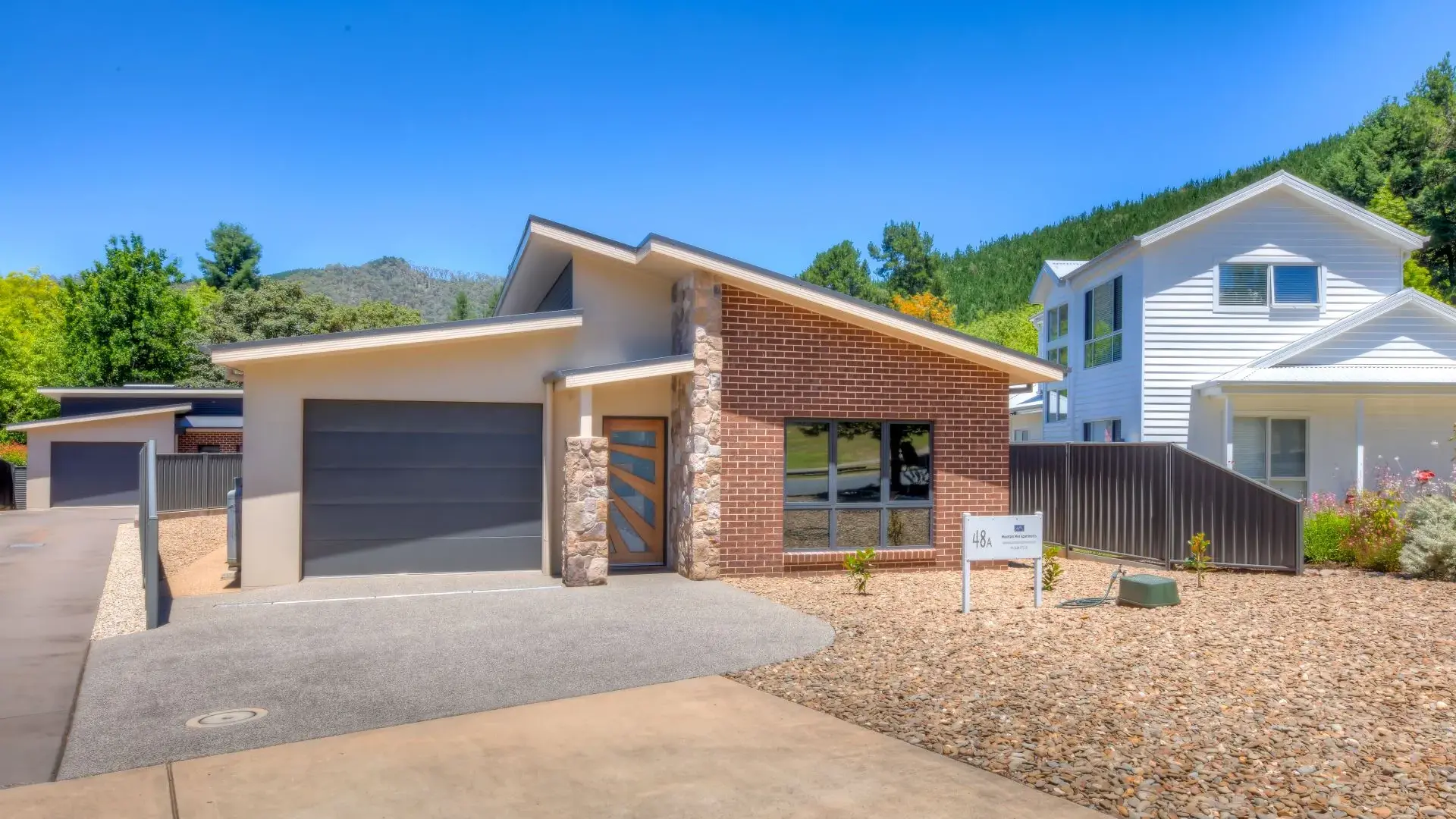 The Perfect Bright Base – Lock Up and Leave Convenience