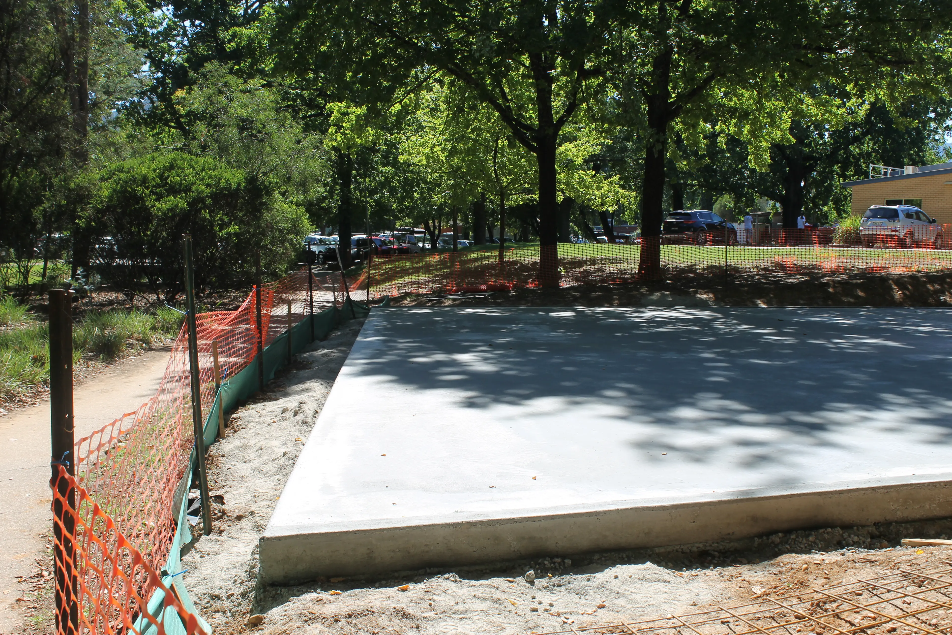 <p>ACCESSIBLE EXERCISE ARENA: Works have begun on the new new outdoor equipment area in Railway Avenue to offer a free, accessible and gym\\u2011quality workout space for everyone. PHOTO: Phoebe Morgan</p>\\n
