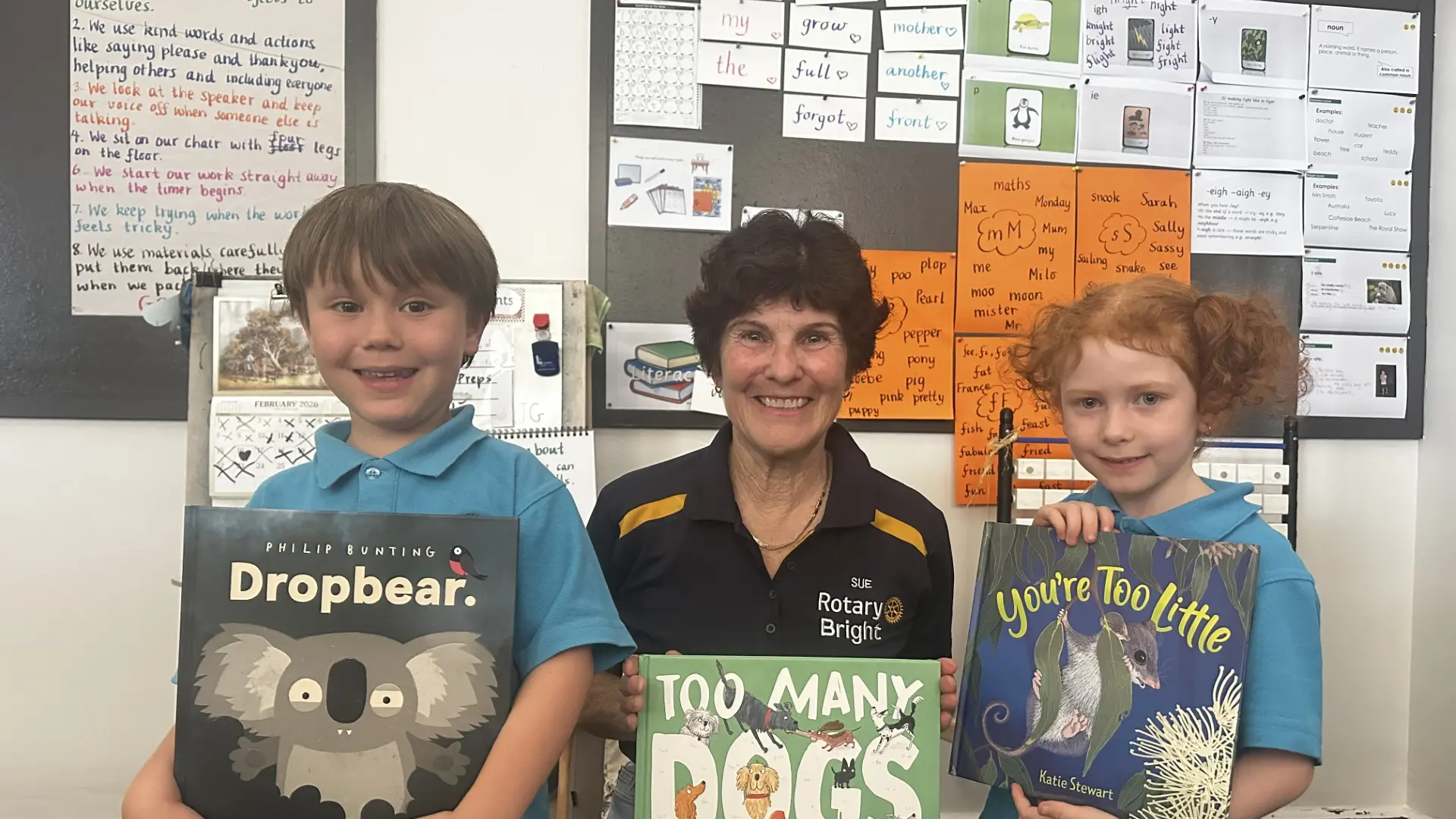 Rotary Club of Bright delivers books to prep students