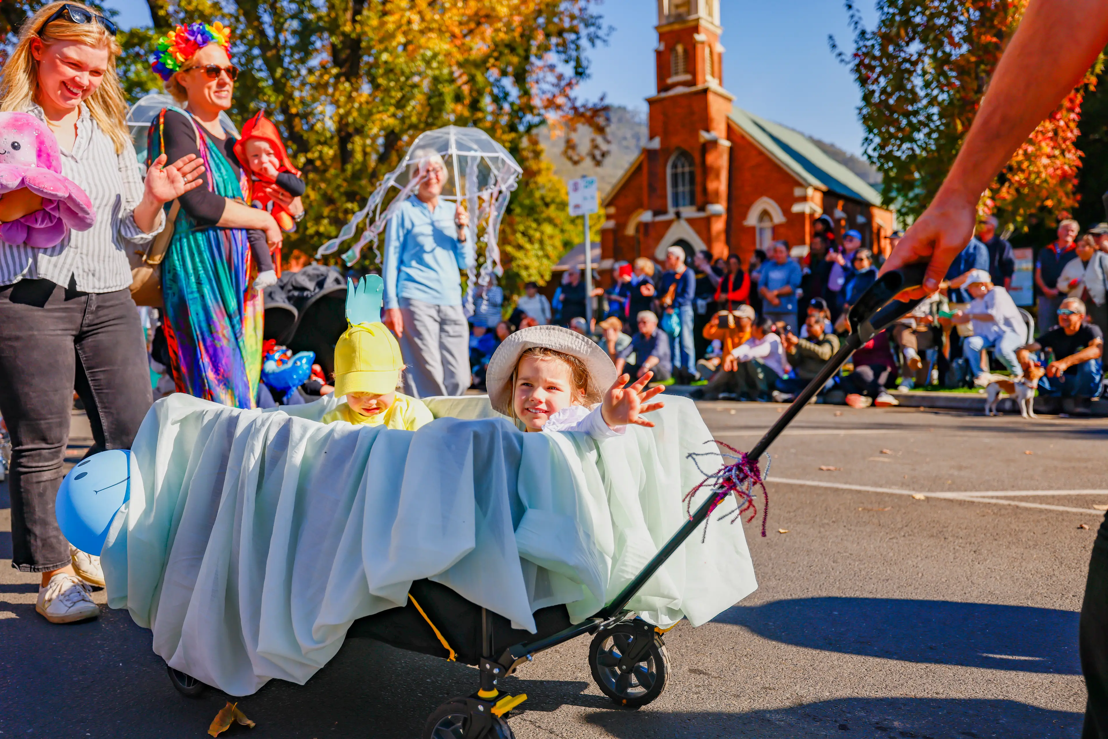 <p>SWIMMING UP THE STREET: Tots from the Alpine View Children\\'s Centre made waves during last year\\'s Al Findlay Memorial Gala Day Parade to win \\'Best Float\\', with their \\'Little Mermaid\\' costumes and accessories to match the \\'Films from the 1980s\\' theme. PHOTOS: Jean-Pierre Ronco.</p>\\n