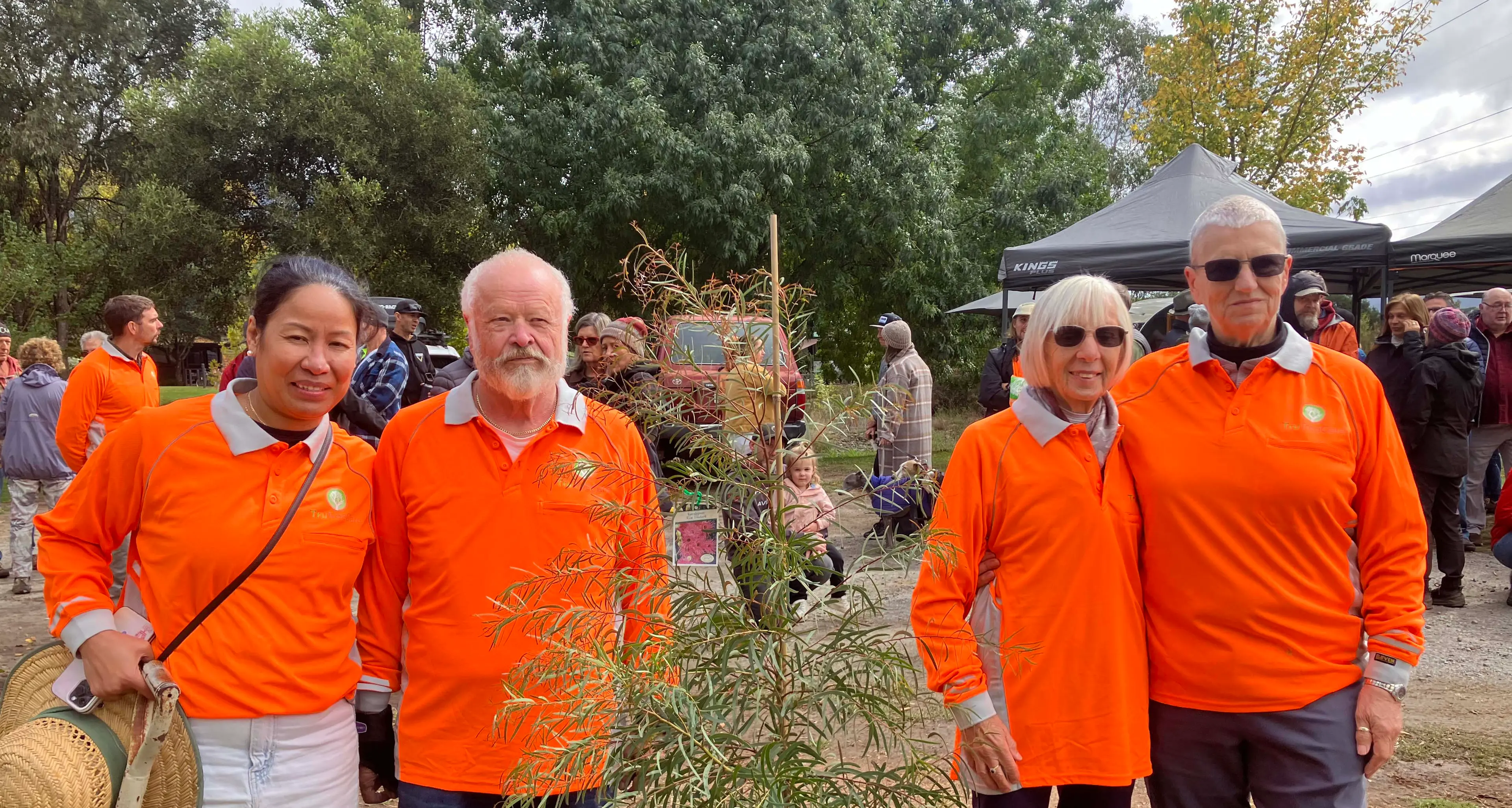 Community gathers to plant tree to remember Ben