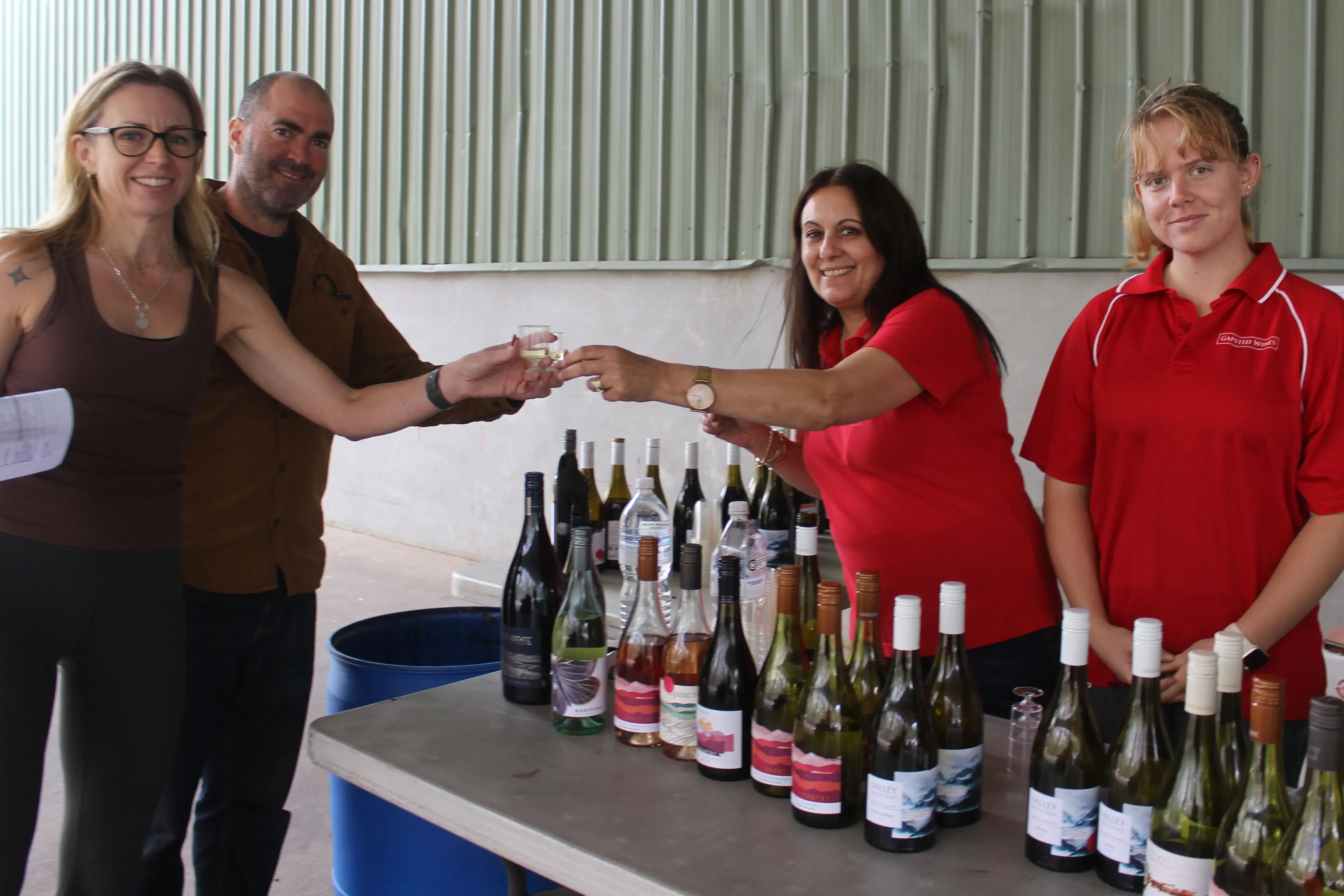<p>SAVOURING THE SALE: Melbourne visitors Rachel Foster and Julian Wowring were among those at Gapsted Estate on Friday, keen to taste test wines on offer from staff members Maria Pirrone and Naomi Evans during the big two day wine sale. PHOTO: Jenny Zamperoni.</p>\\n