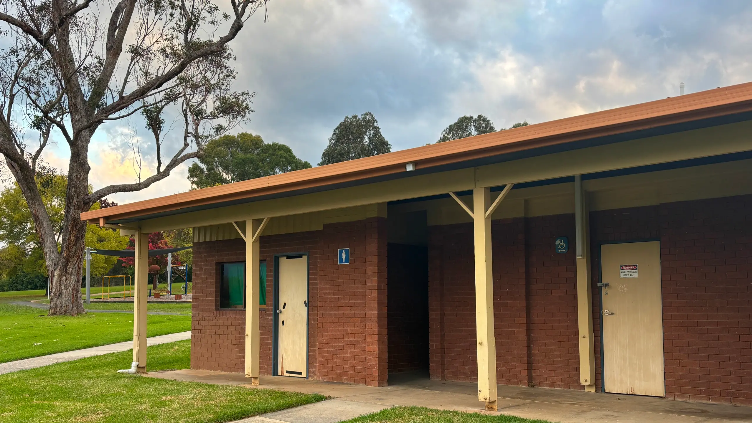 Works commence to refurbish public toilets at Tawonga Pioneer Memorial Park