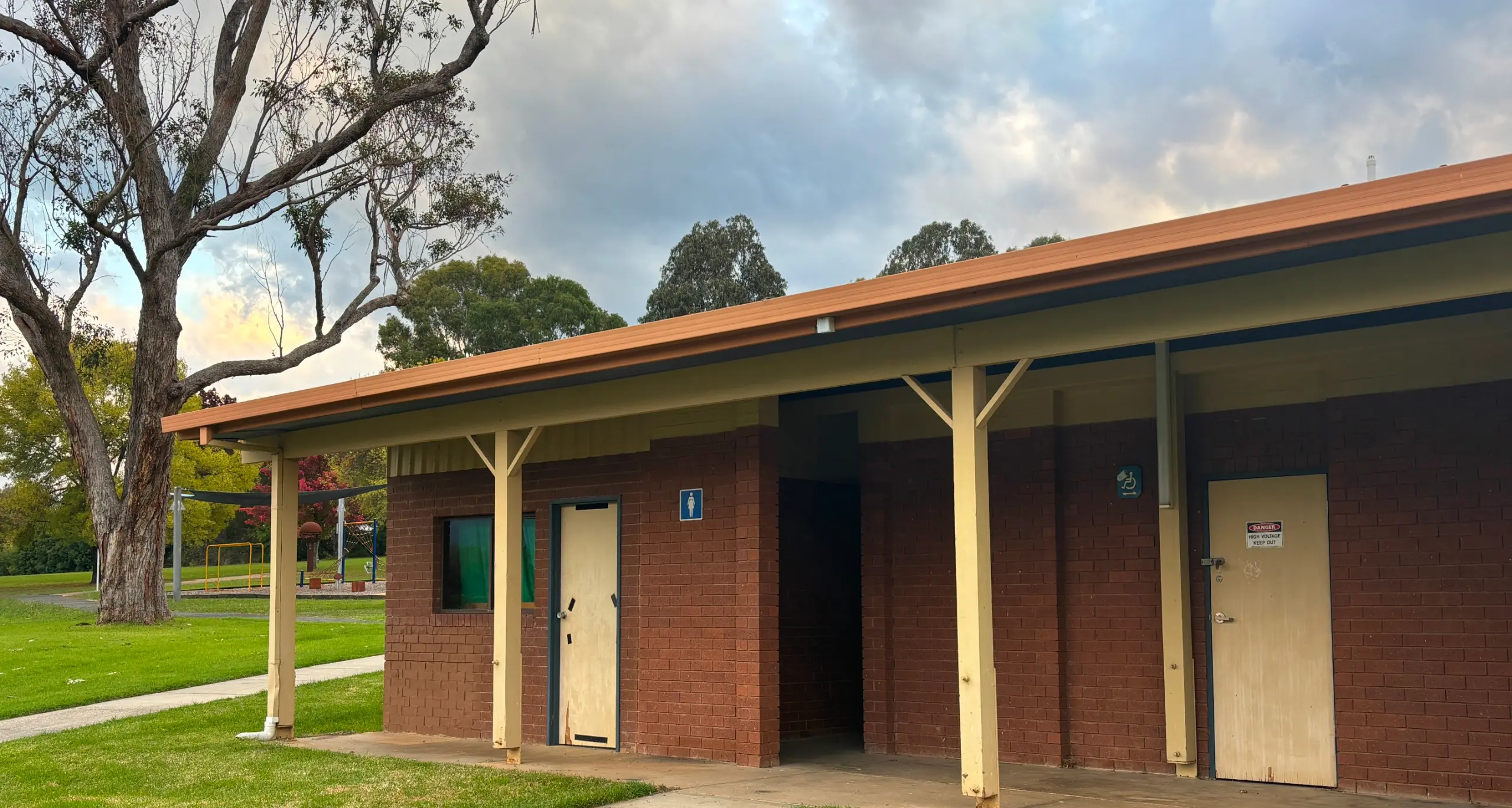 Works commence to refurbish public toilets at Tawonga Pioneer Memorial Park