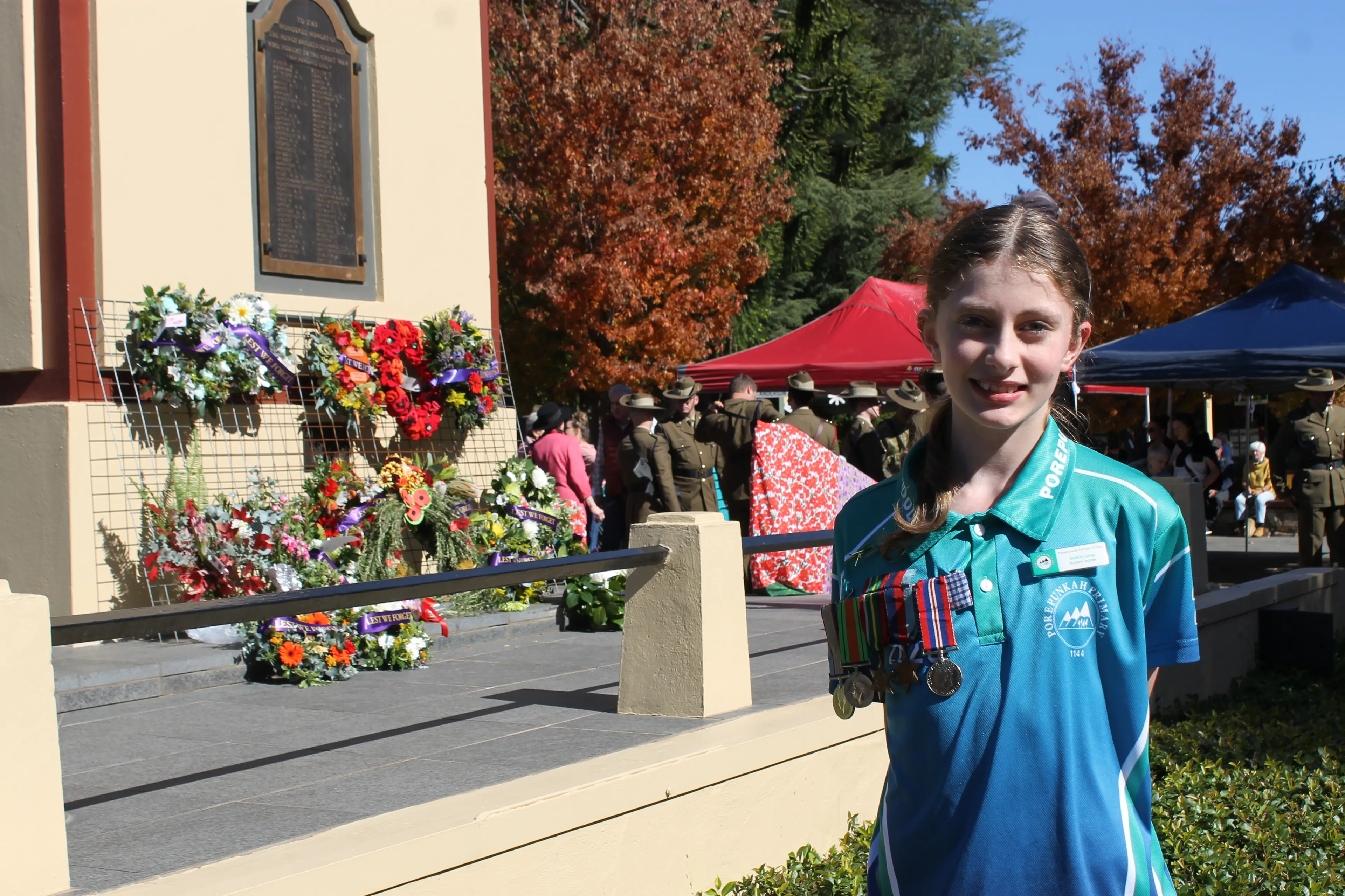 Splendidly sunny day for ANZAC Day services in Bright