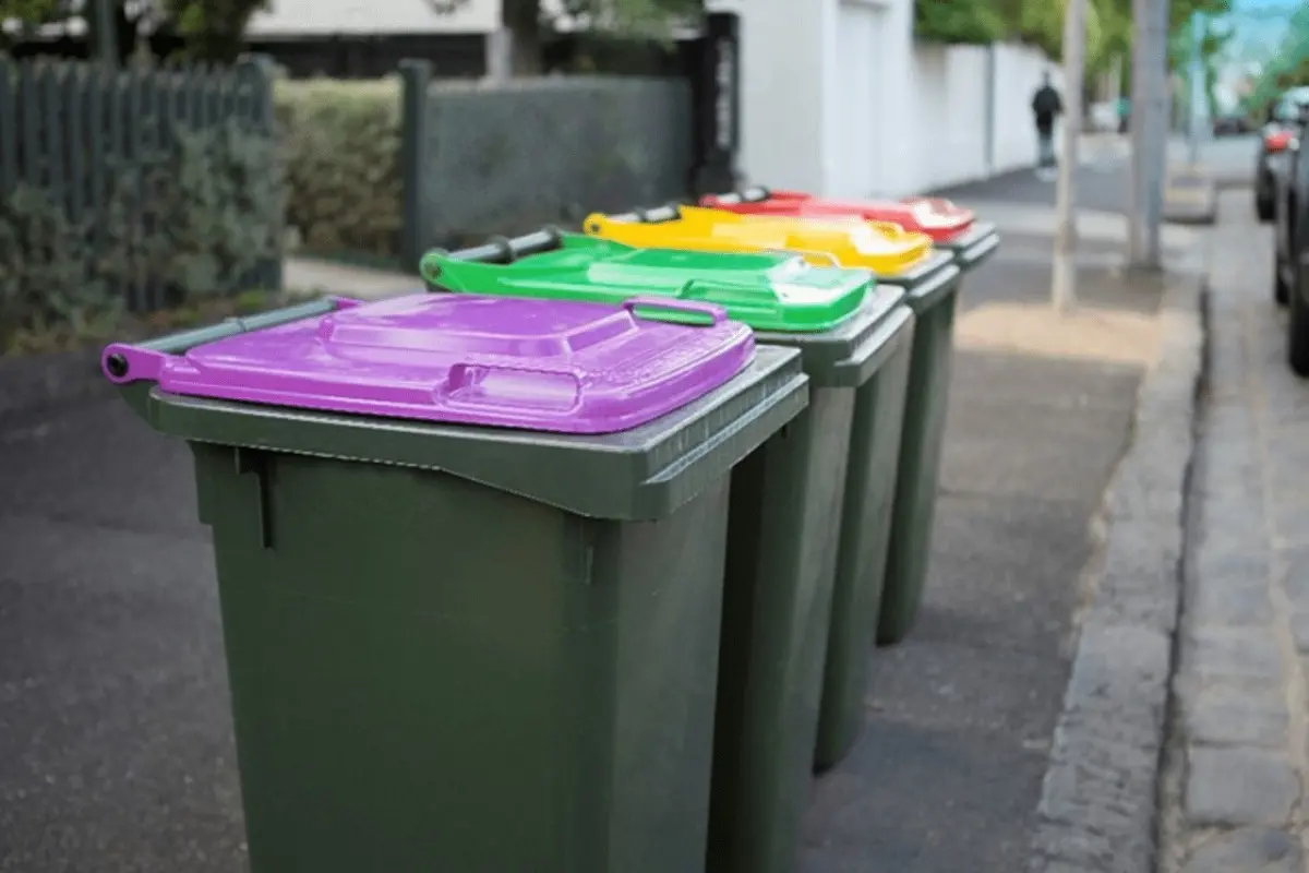 <p>COUNTER-CONTAMINATION ROUTE FOR RATEPAYERS: Council calls on residents to have their say on how glass recycling should be managed in the Alpine Shire. PHOTO: ASC.</p>\\n