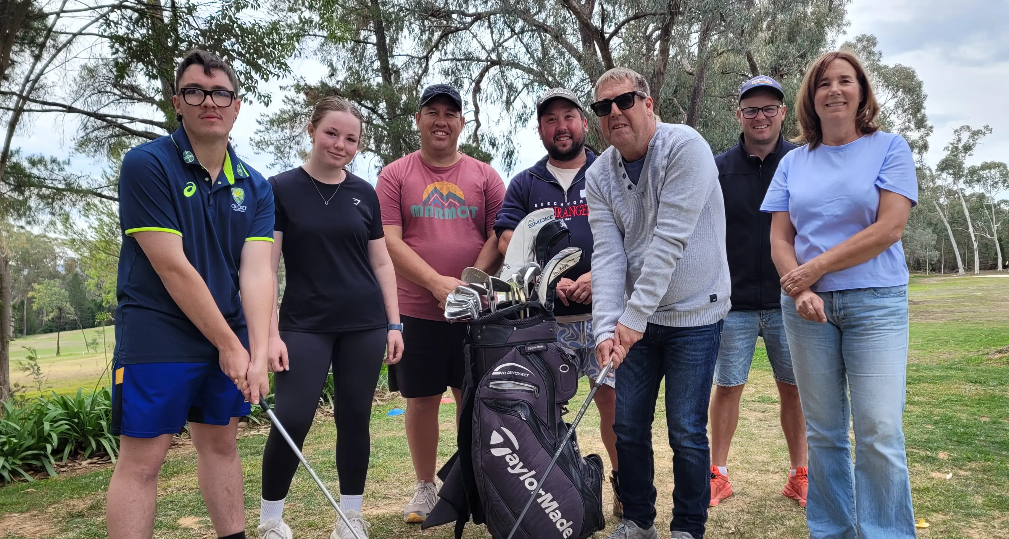 Beechworth Golf Club invites blind and vision impaired people to take up golf