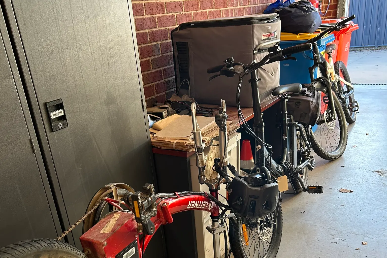 <p>STOLEN ITEMS: Police are looking to return numerous items found at an alleged thief\\'s house which were seized during a search of a Myrtleford home.</p>\\n